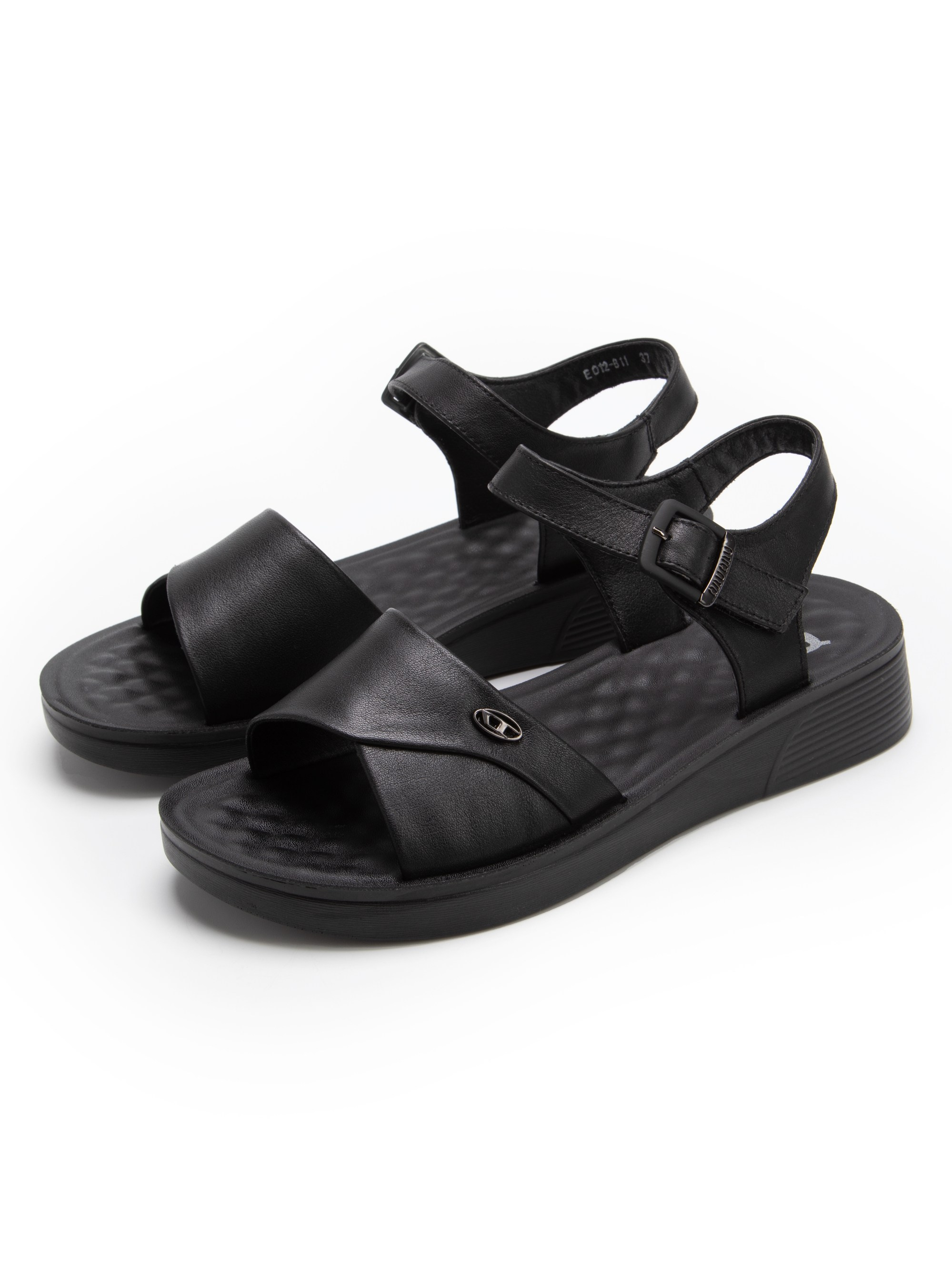 Каталожная фотография обуви. Фотограф в Москве Егор Гончаров