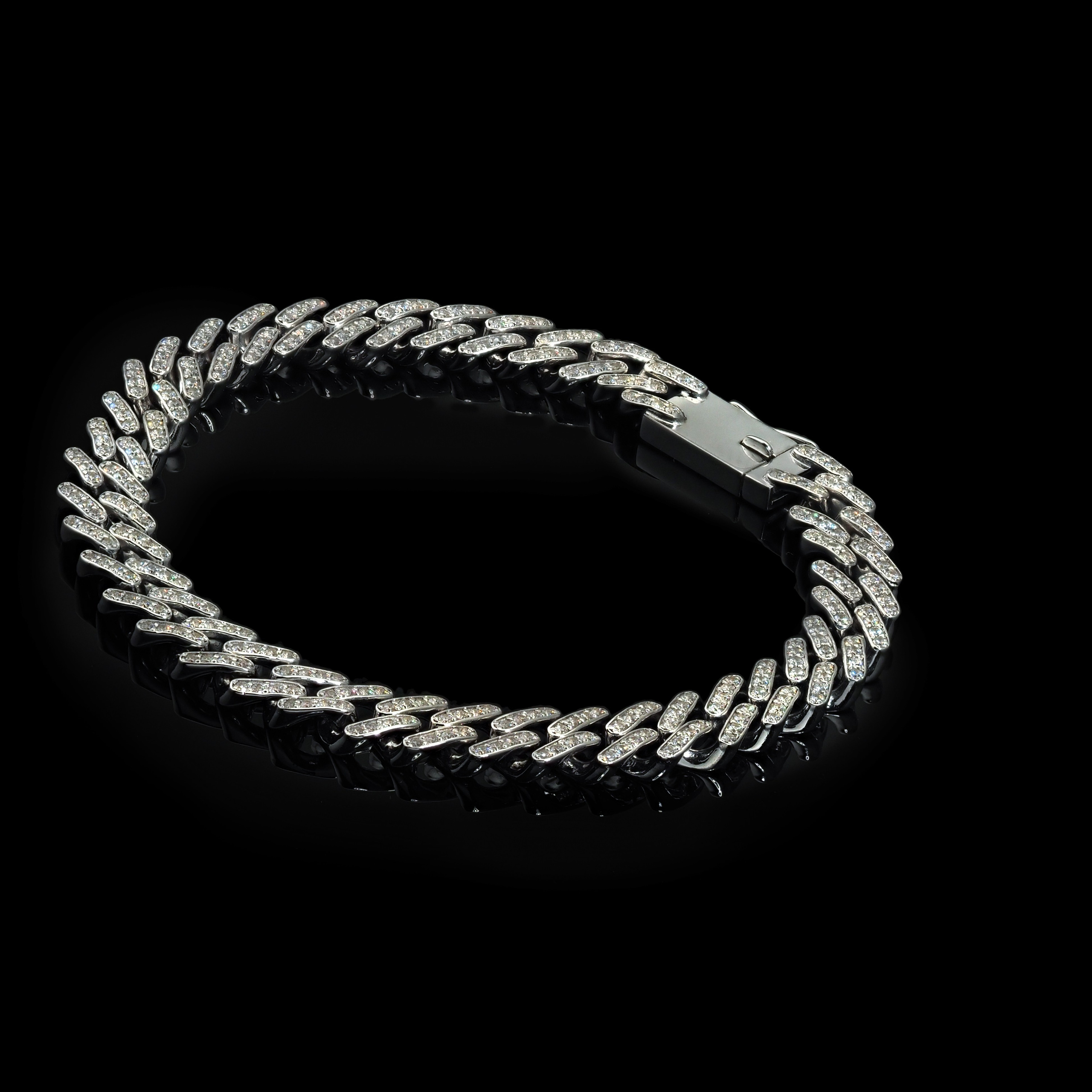 Профессиональная ретушь фотографий украшений на шею и браслетов | Студия SVITHART