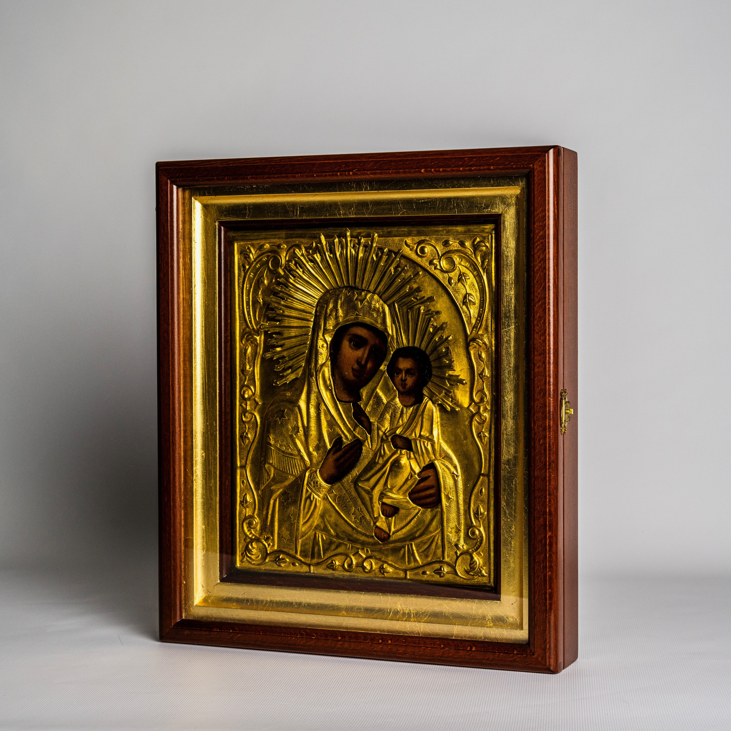 Эксклюзивные киоты для икон