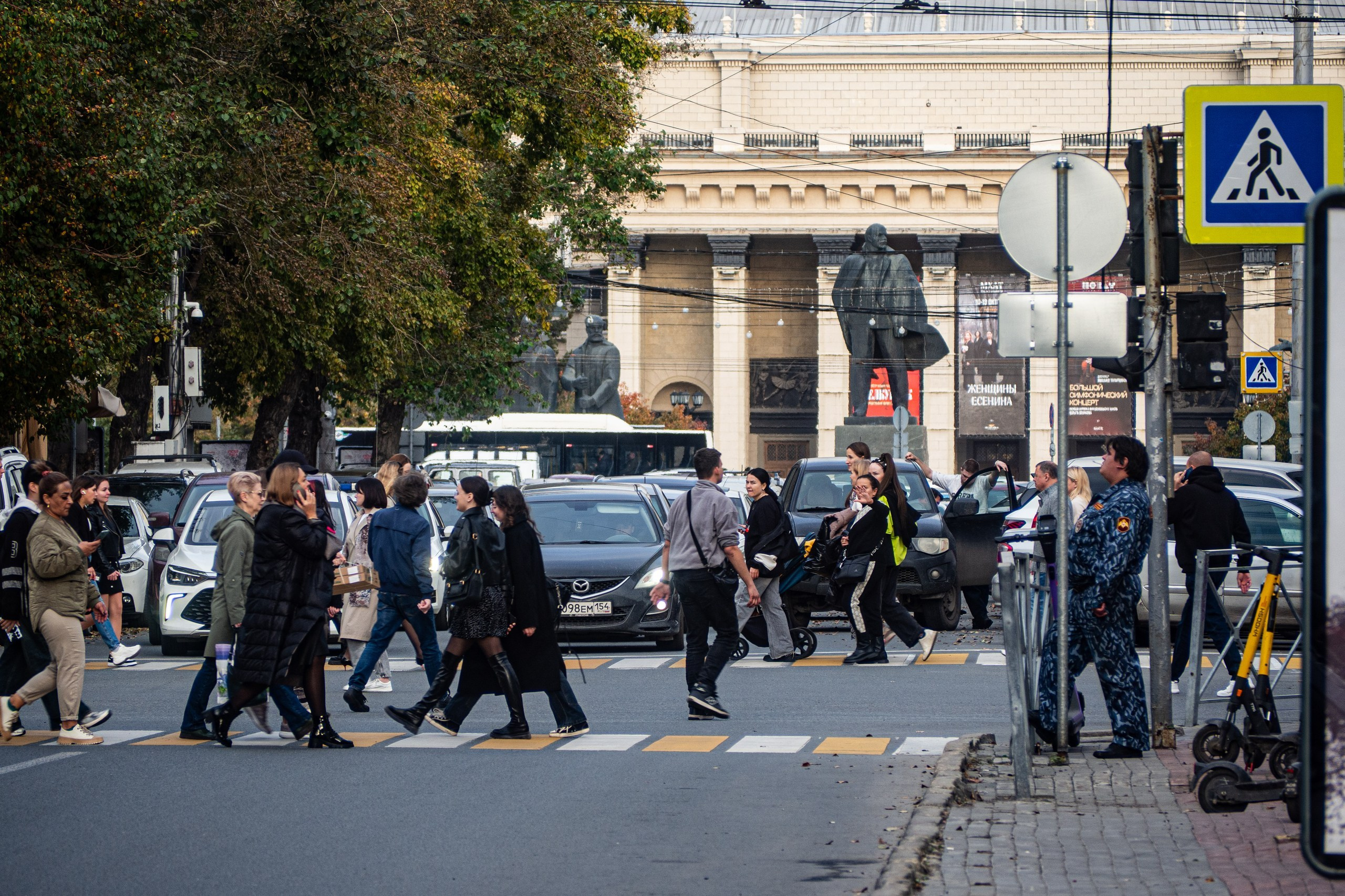 36 видов Театра оперы и балета. Фотограф Алексей Школдин. Новосибирск