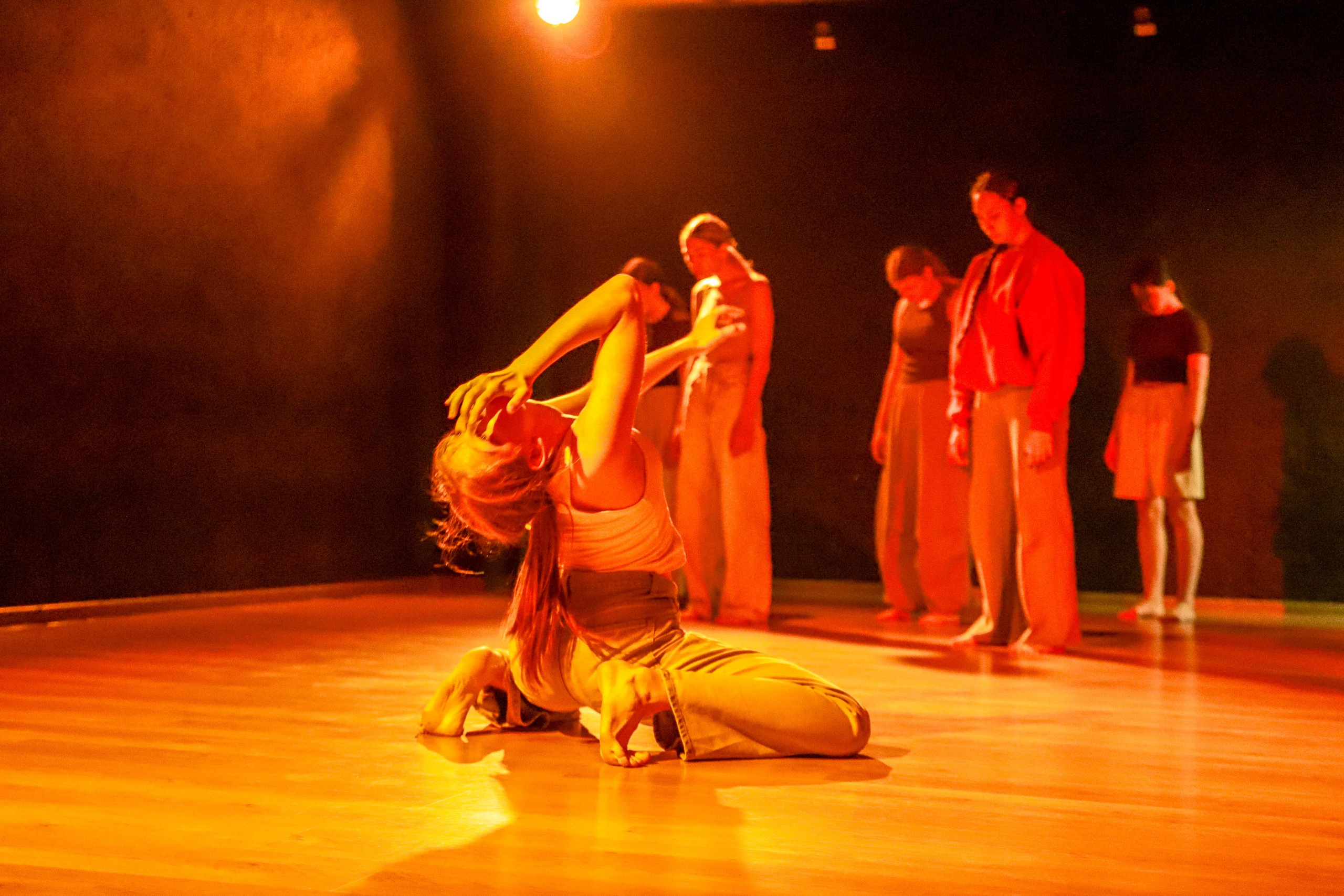 Современный показ Подземка. Небесные ласточки. Фотограф Юлия Мальцева