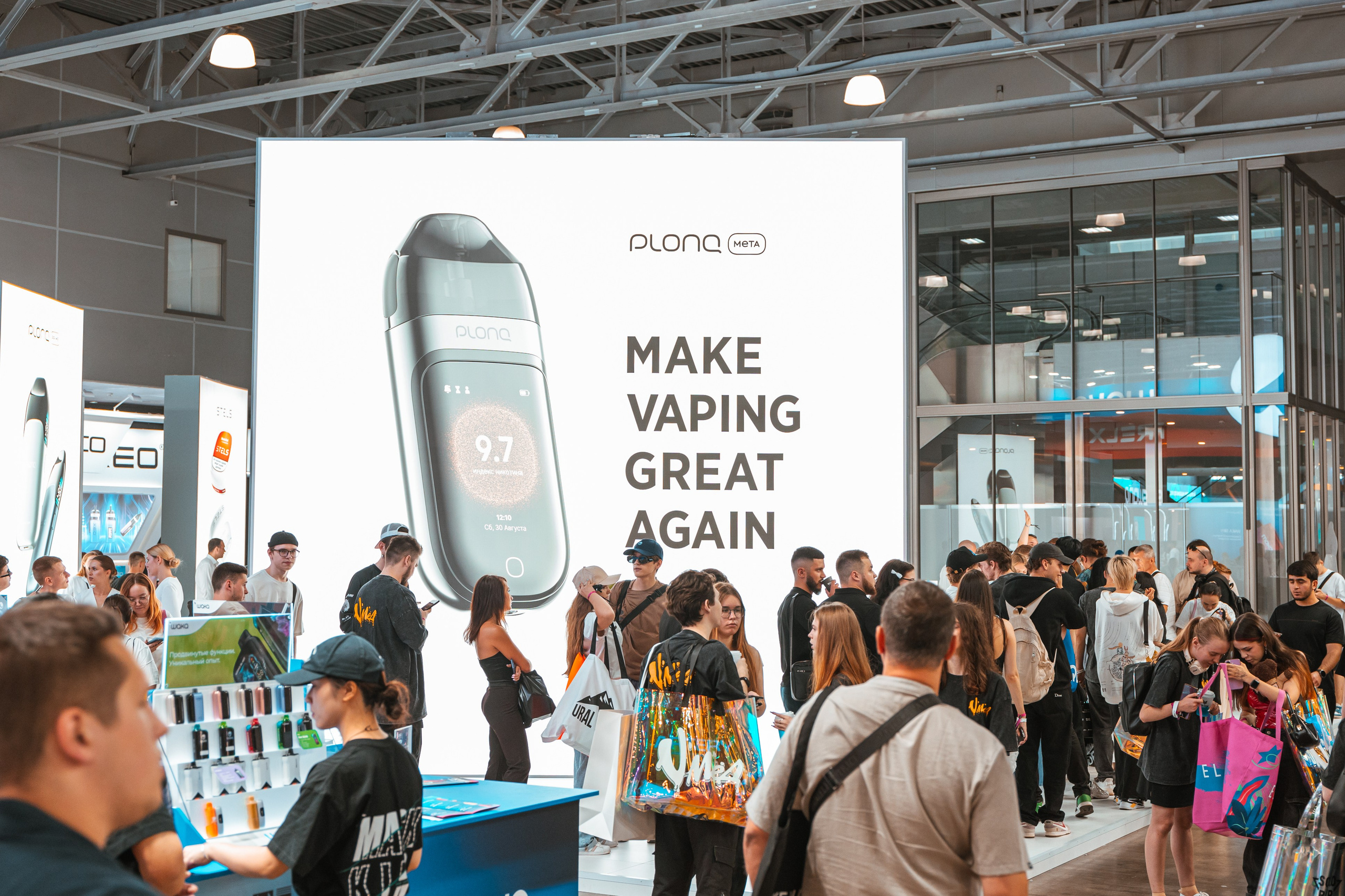 VAPE CLUB SHOW 2025 Крокус Экспо. Фотограф в Москве Дмитрий Емельянов