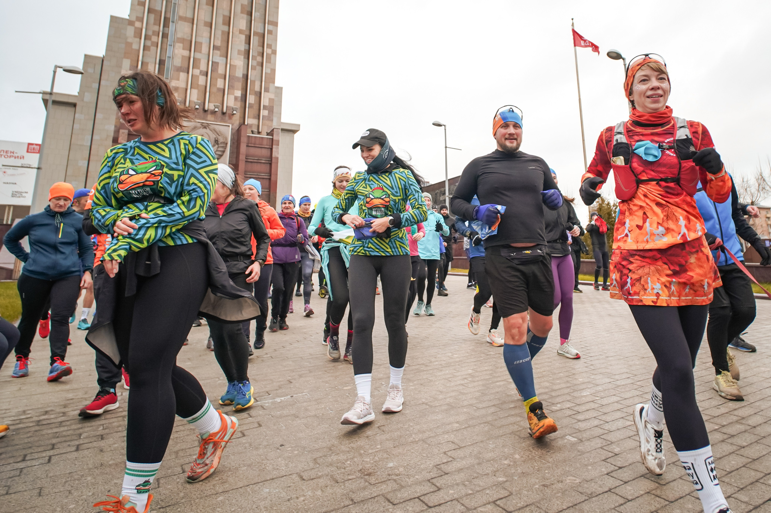 #марафонудома #яuzarun 2024 2-я петля, группа 6:30. Роман Капилюшов. Бег. Фото. Видео. г. Люберцы