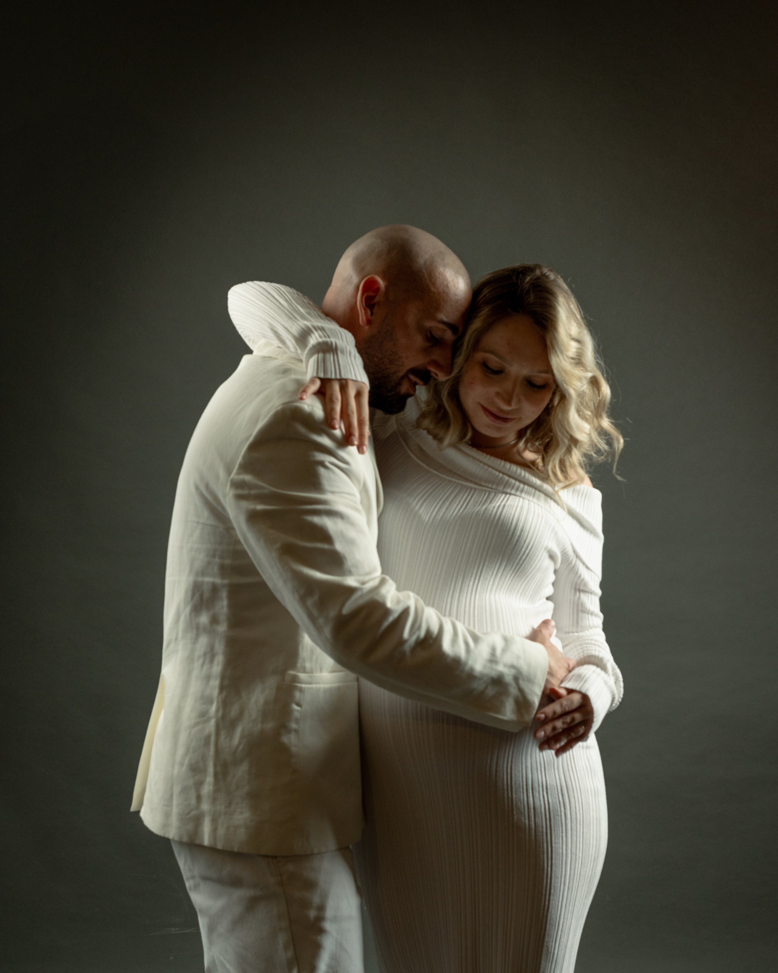 HAPPINESS. Anastasiia Antoniuk portrait, family and couple photographer, Portugal