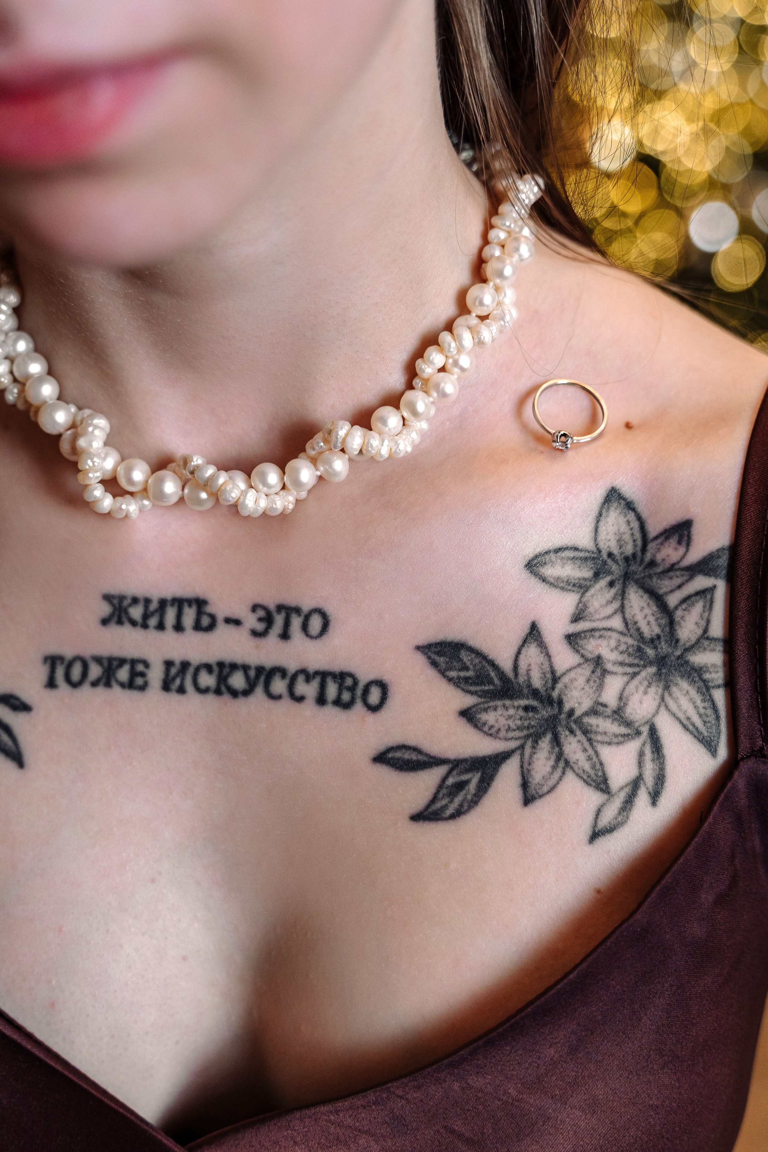 Зимняя фотосессия лавстори с предложением руки и сердца в фотостудии