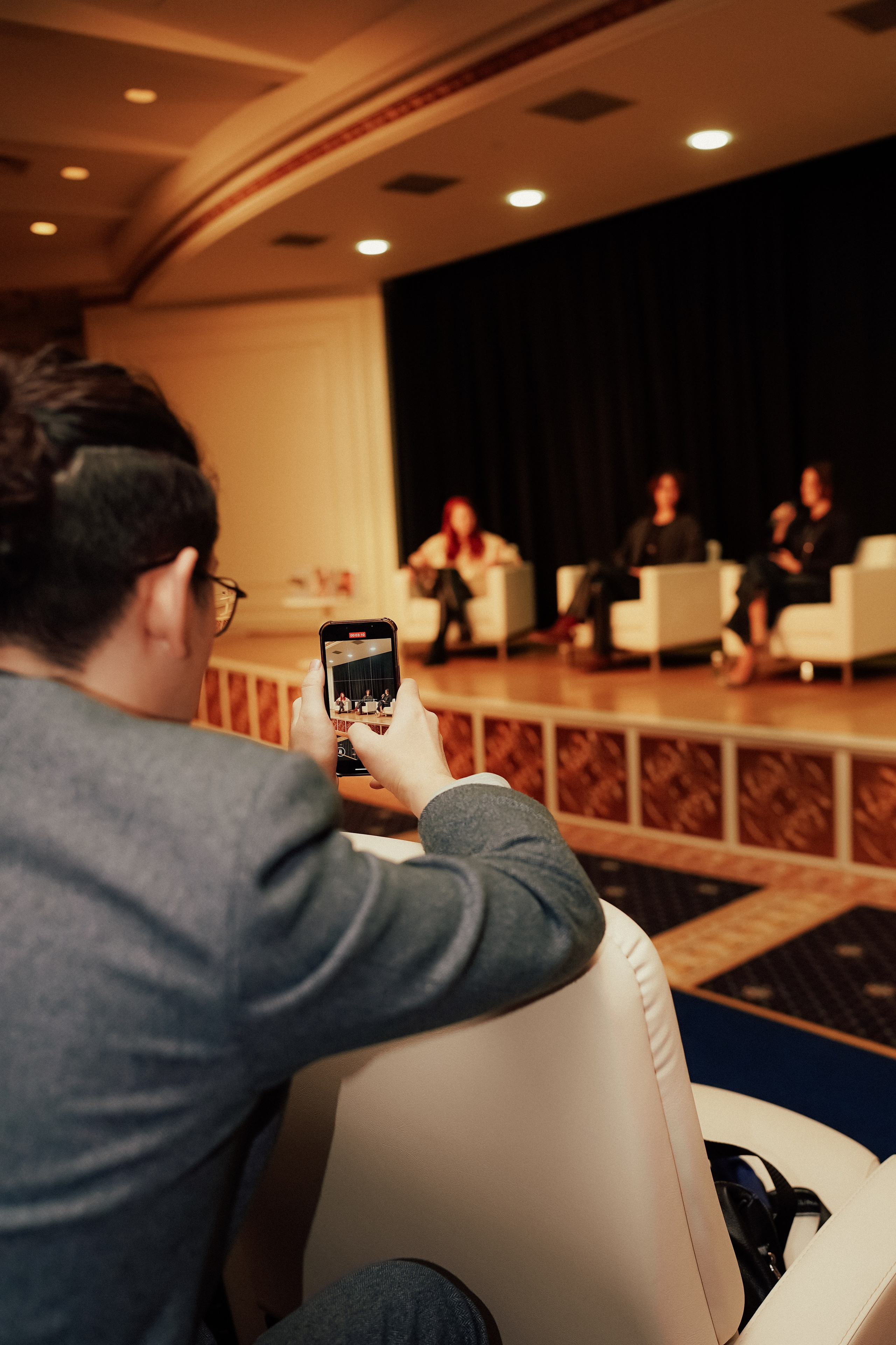 Казахстанские страницы (презентация книг). Крис Богомазова