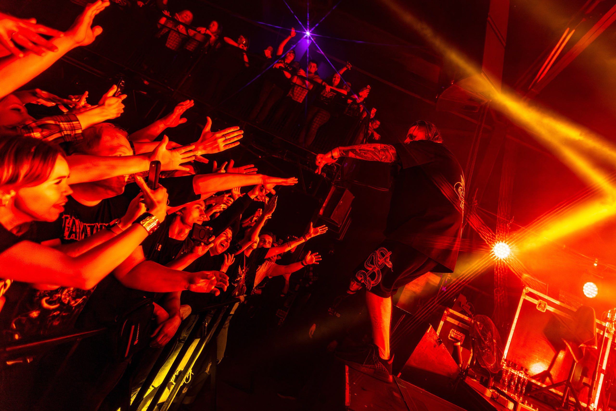 [AMATORY]. Репортажный фотограф Екатеринбург | Яркий, качественный репортаж | Концерты, клубы, репортаж, праздники, корпоративы