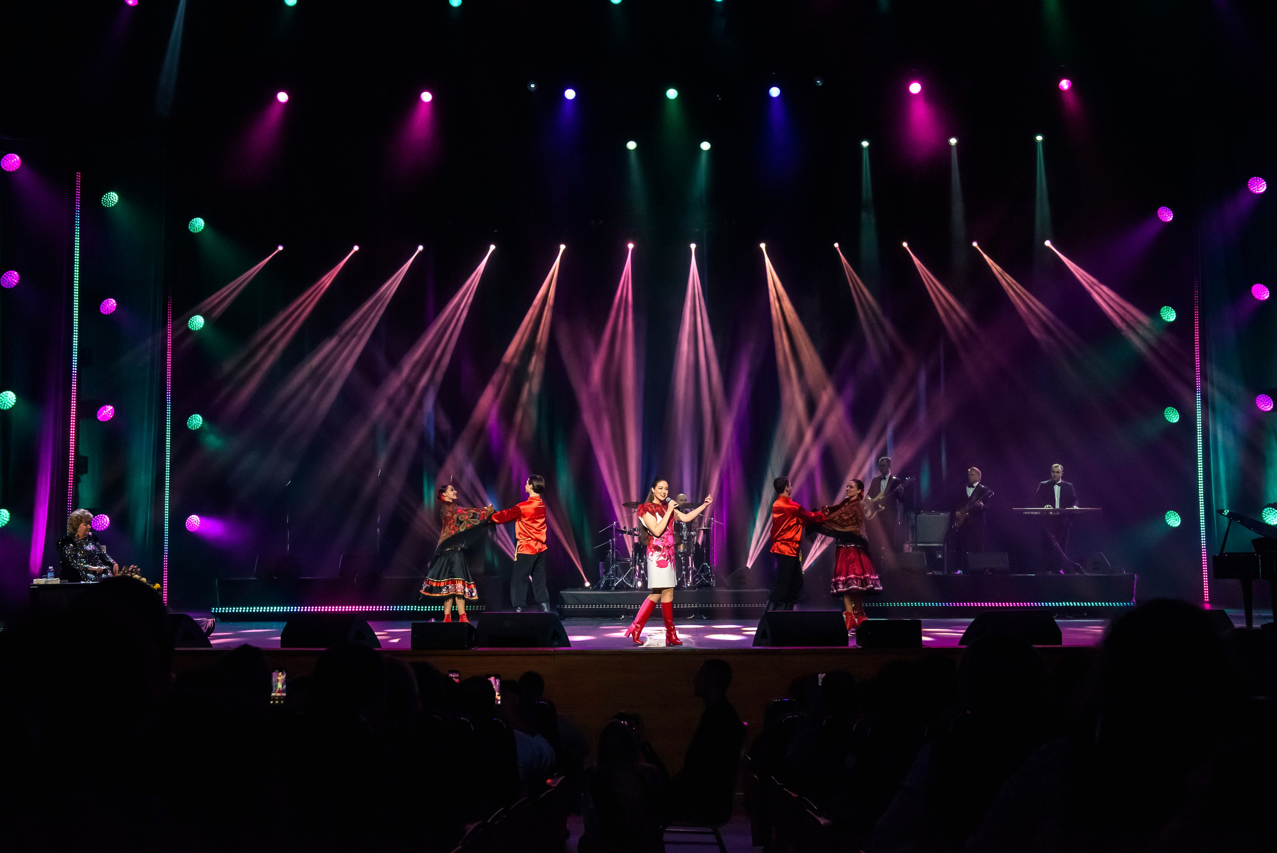 Лариса Рубальская «40 лет с песней по жизни» — Крокус Сити Холл. Бренд-фотограф для экспертов и блогеров в Москве Влада Горбовская