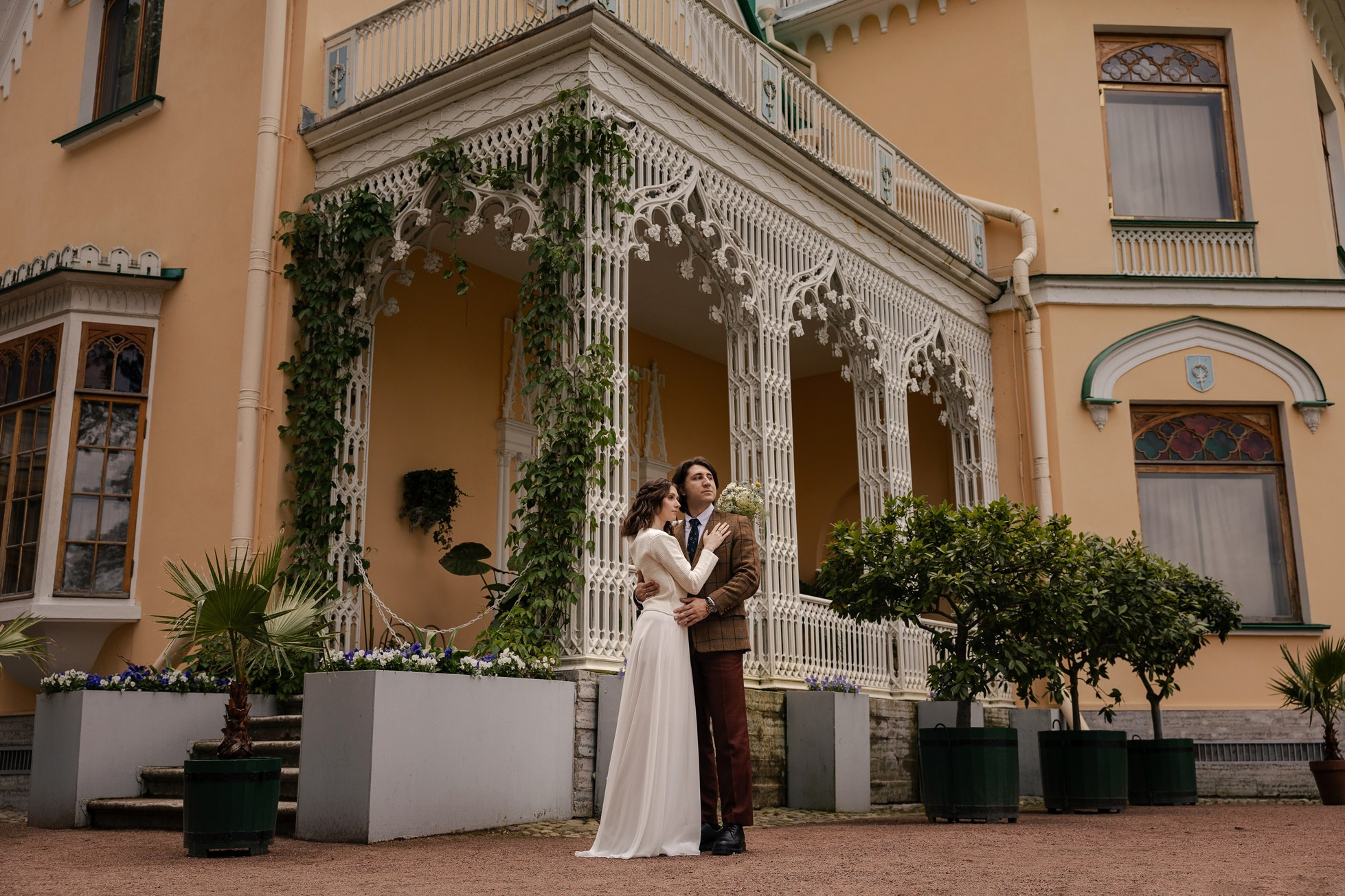 Киношная эстетика свадебного дня, профессиональная журнальная ретушь фото