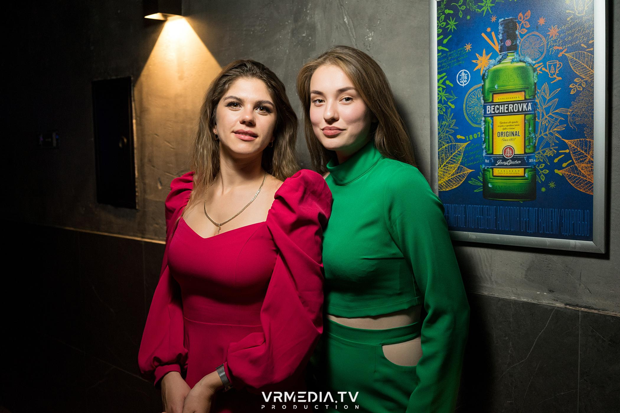 Выходные в баре «DOSKI»