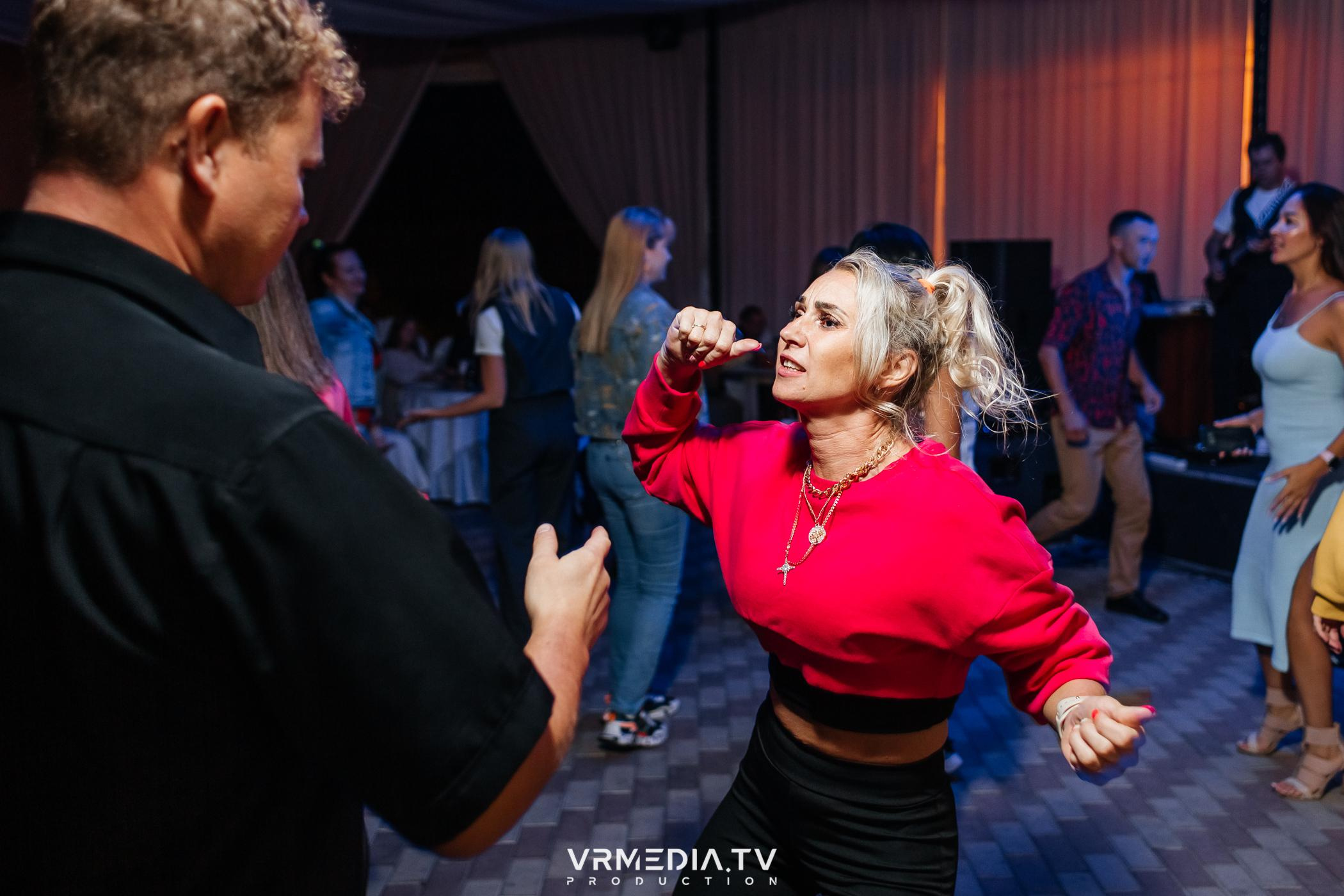 Дискотека 90-х в ресторане «Империя»