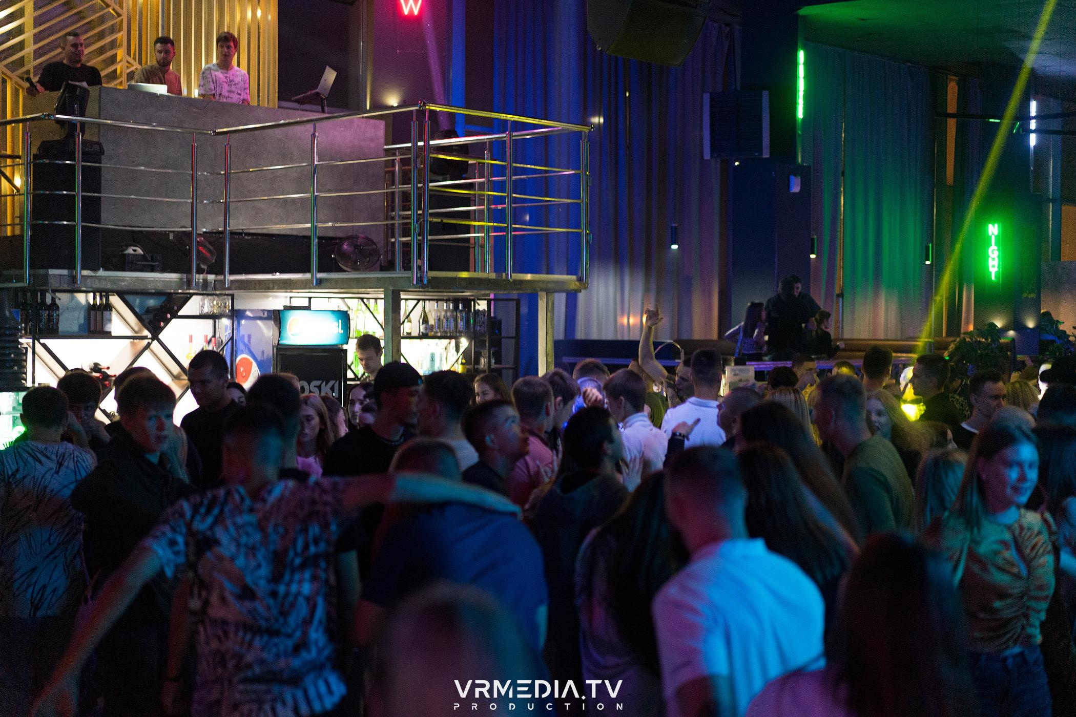 Выходные в баре «DOSKI»