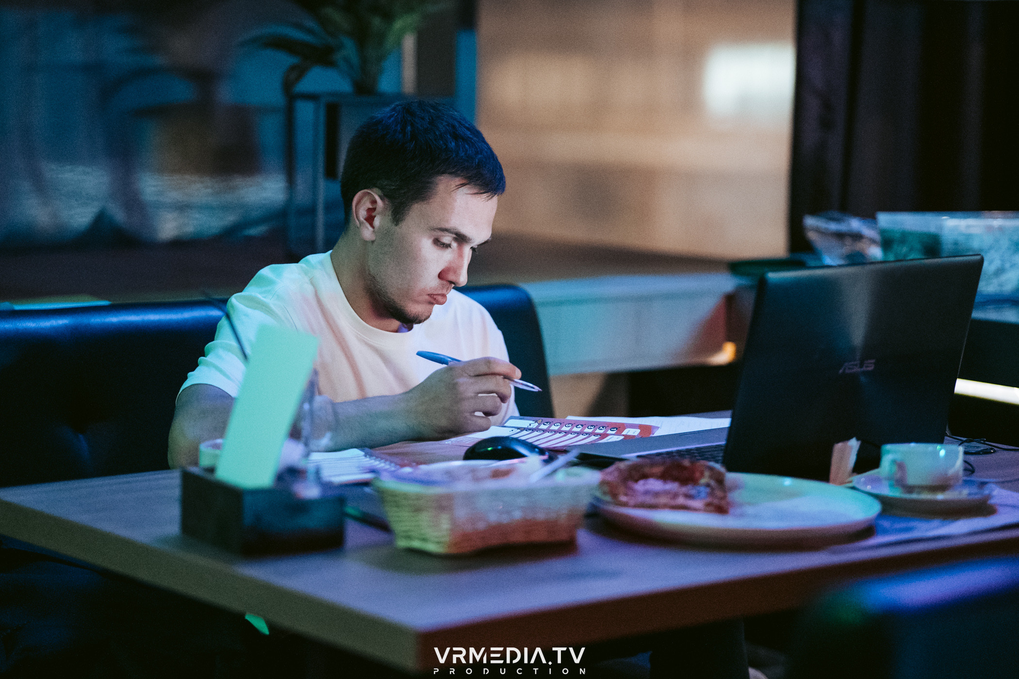 WoW QuiZ в баре «Друзья»