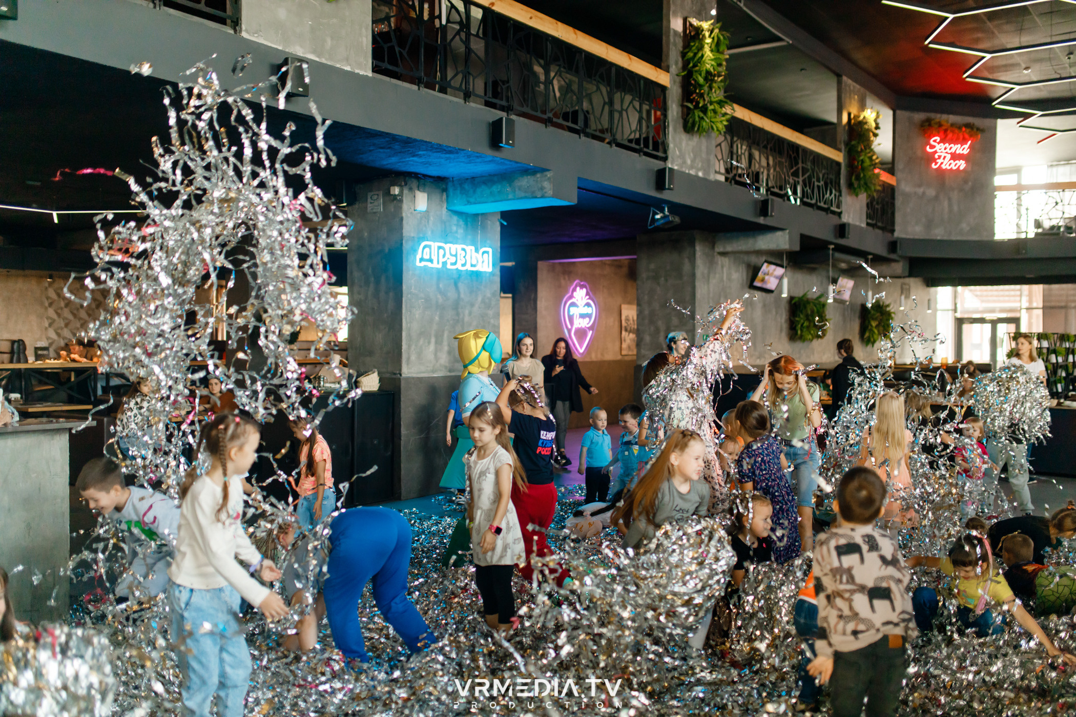 Baby time в баре «Друзья»