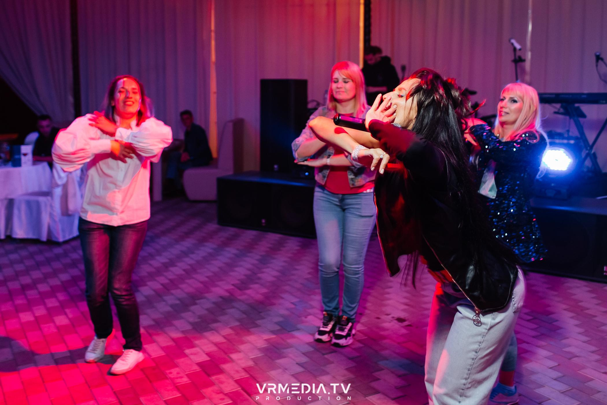 Дискотека 90-х в ресторане «Империя»