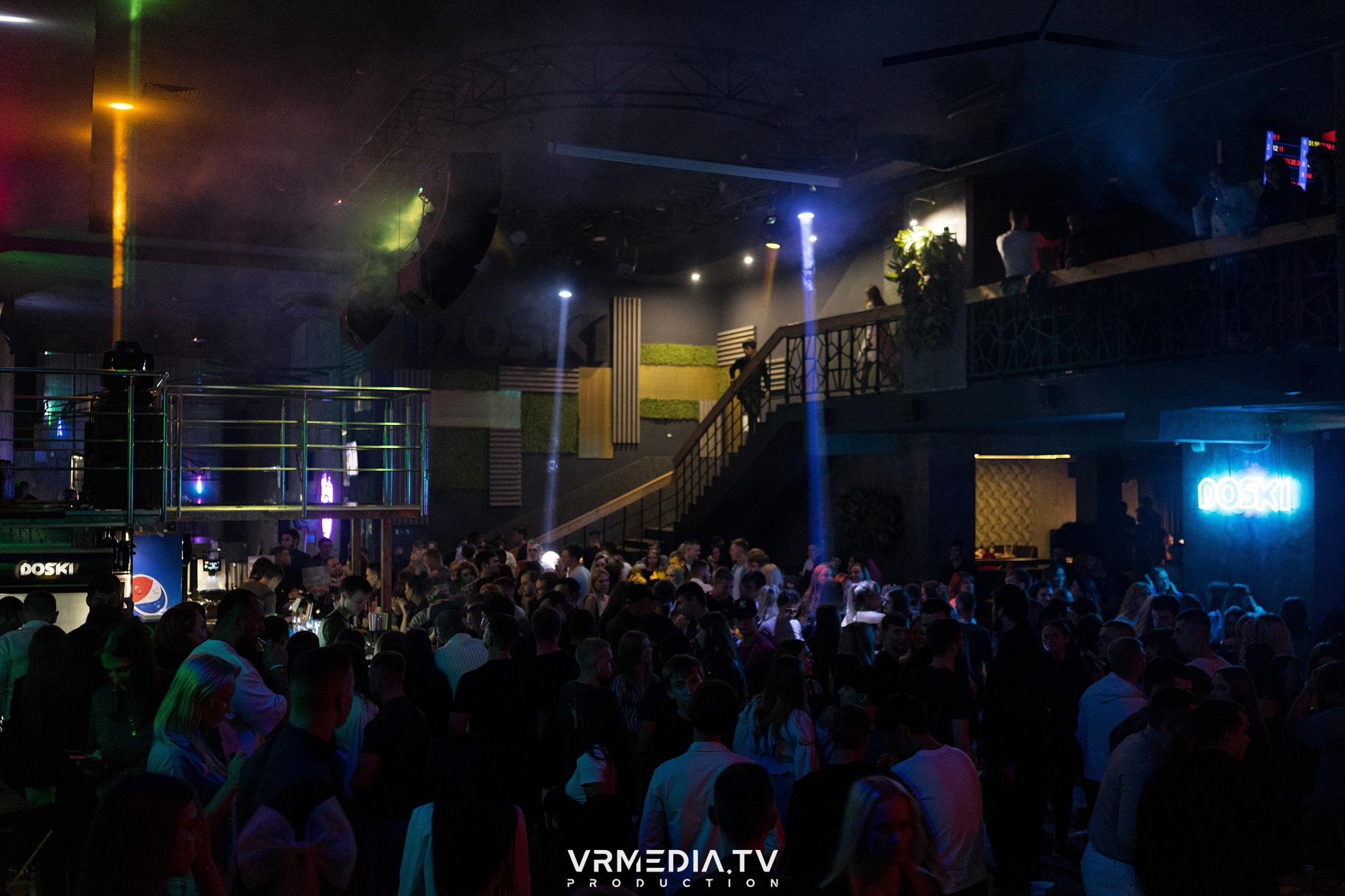 Выходные в баре «DOSKI»