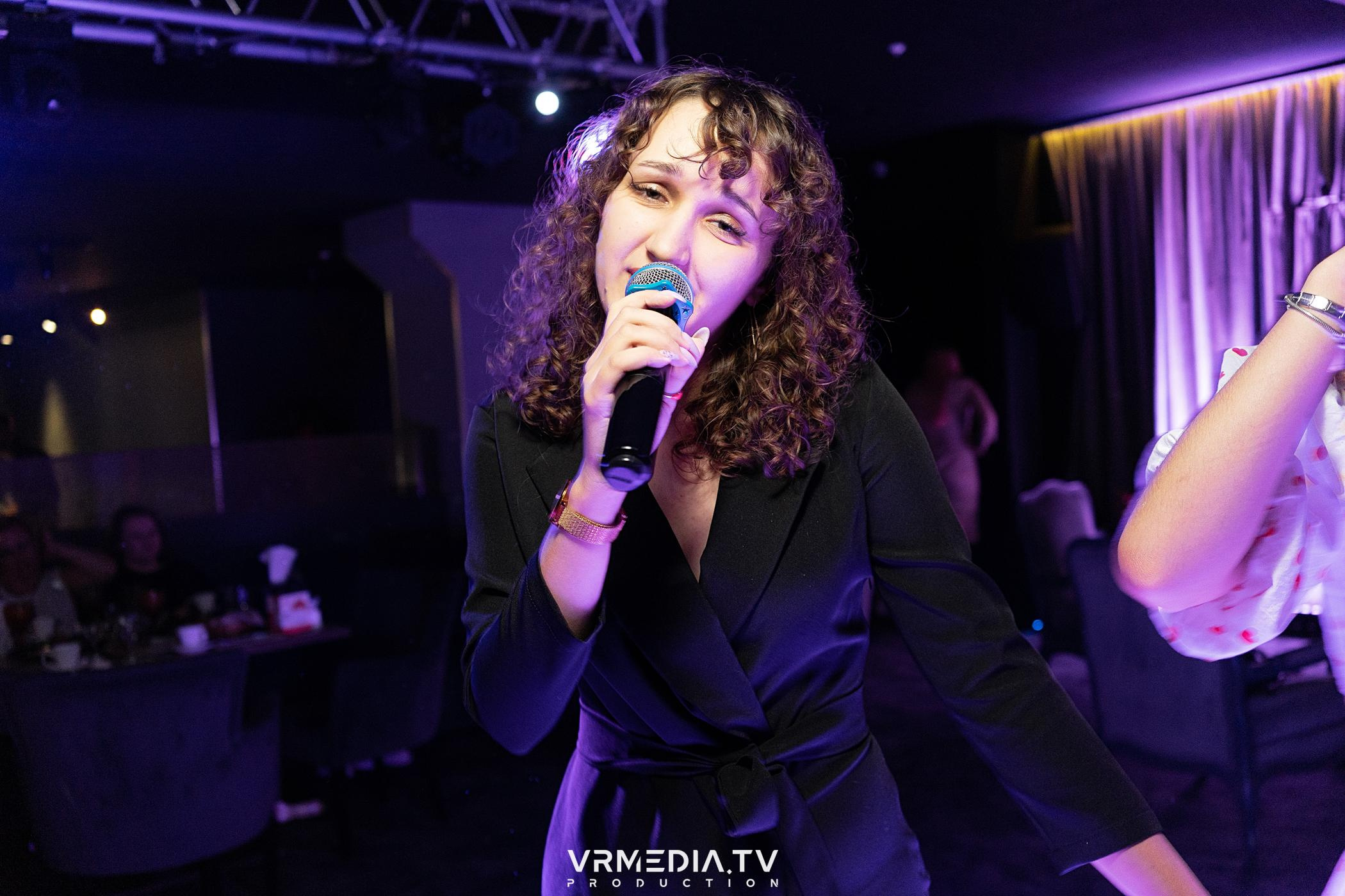 «Золотые нулевые» в караоке-баре «Volna»