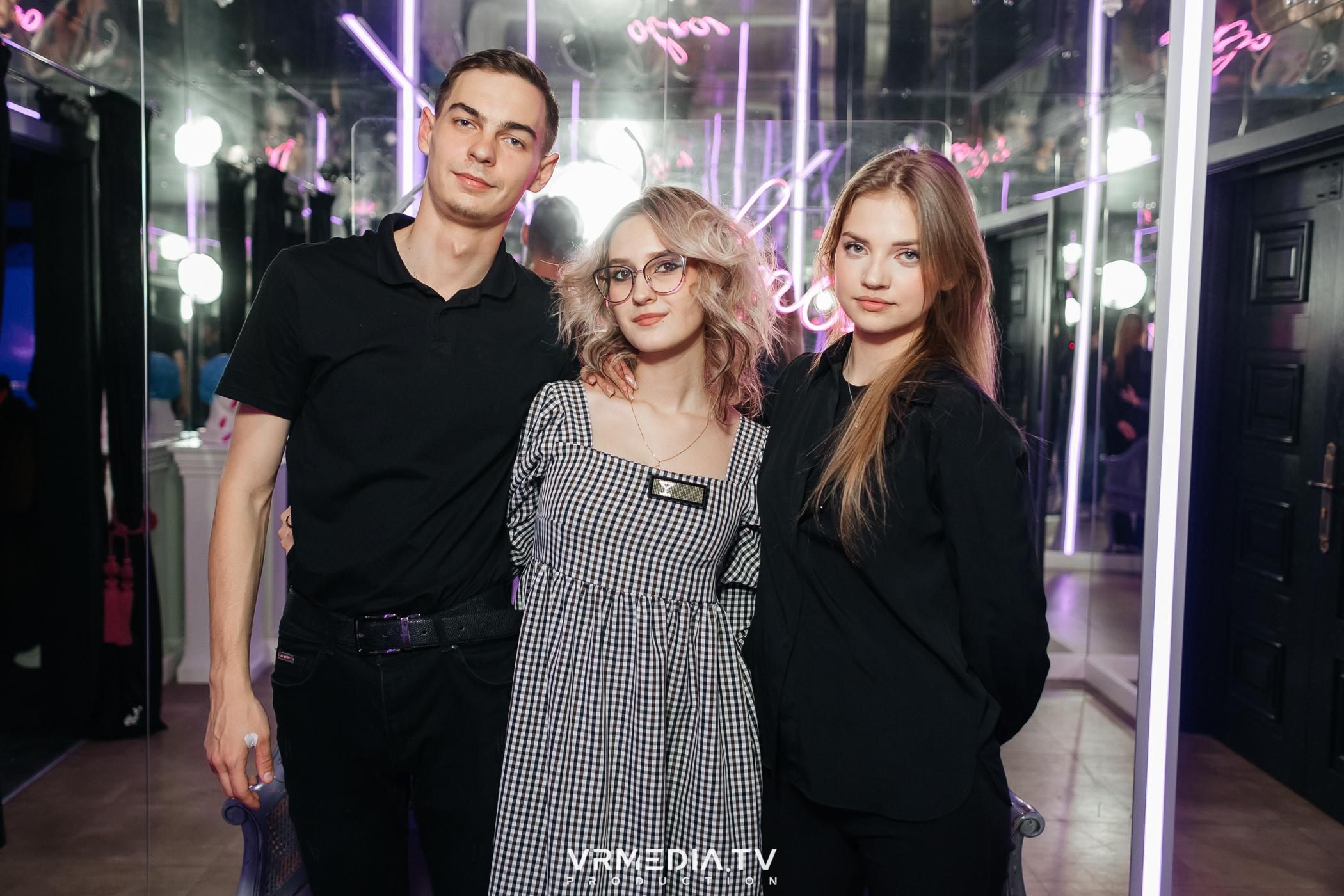 «Gentlemen show» в караоке-баре «Volna»