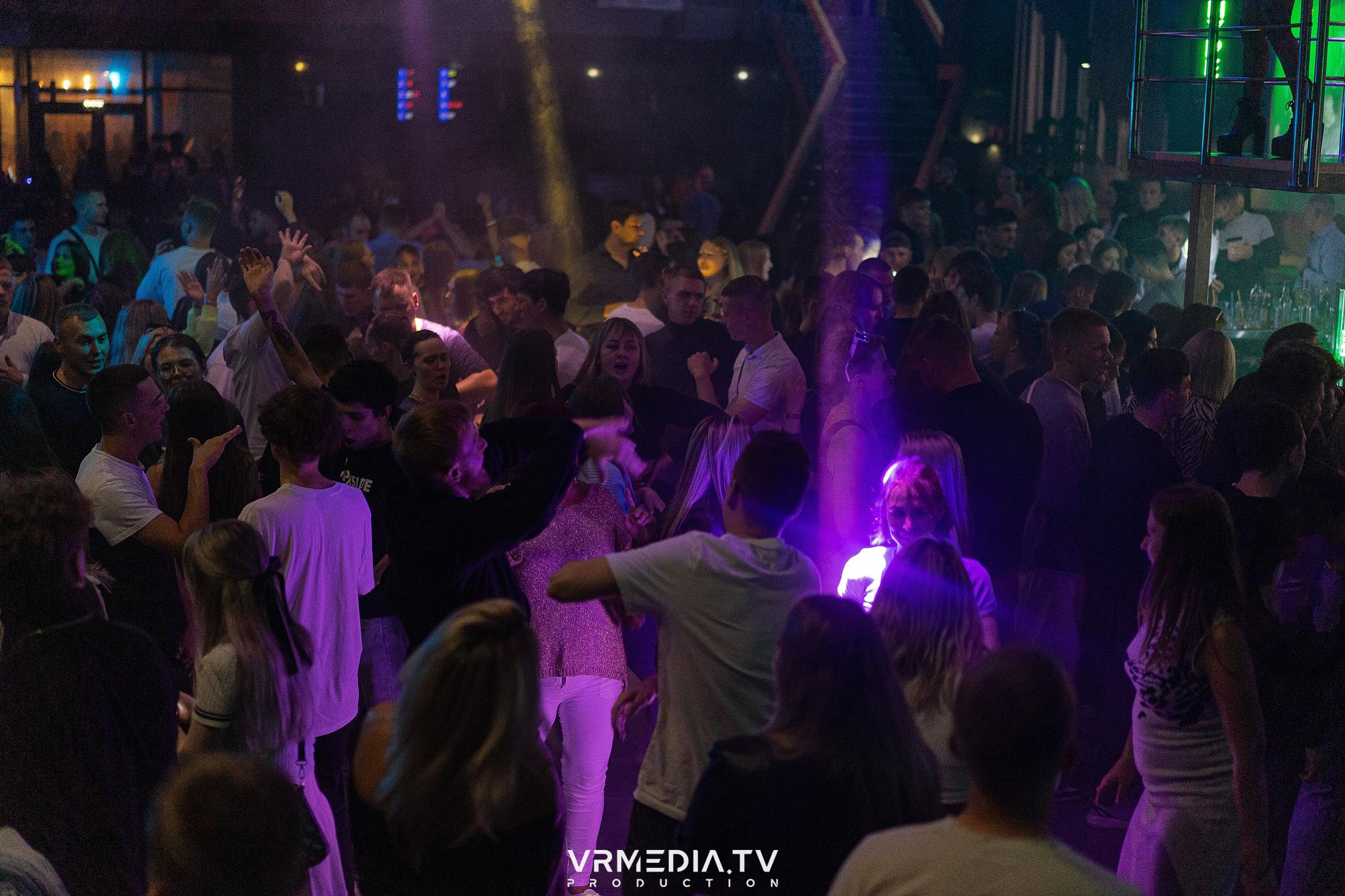 Выходные в баре «DOSKI»