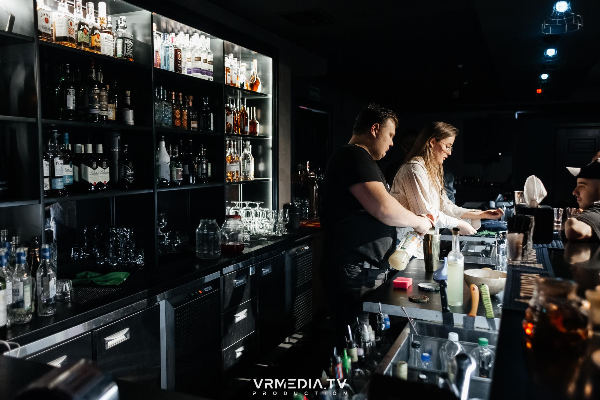 «Gentlemen show» в караоке-баре «Volna»