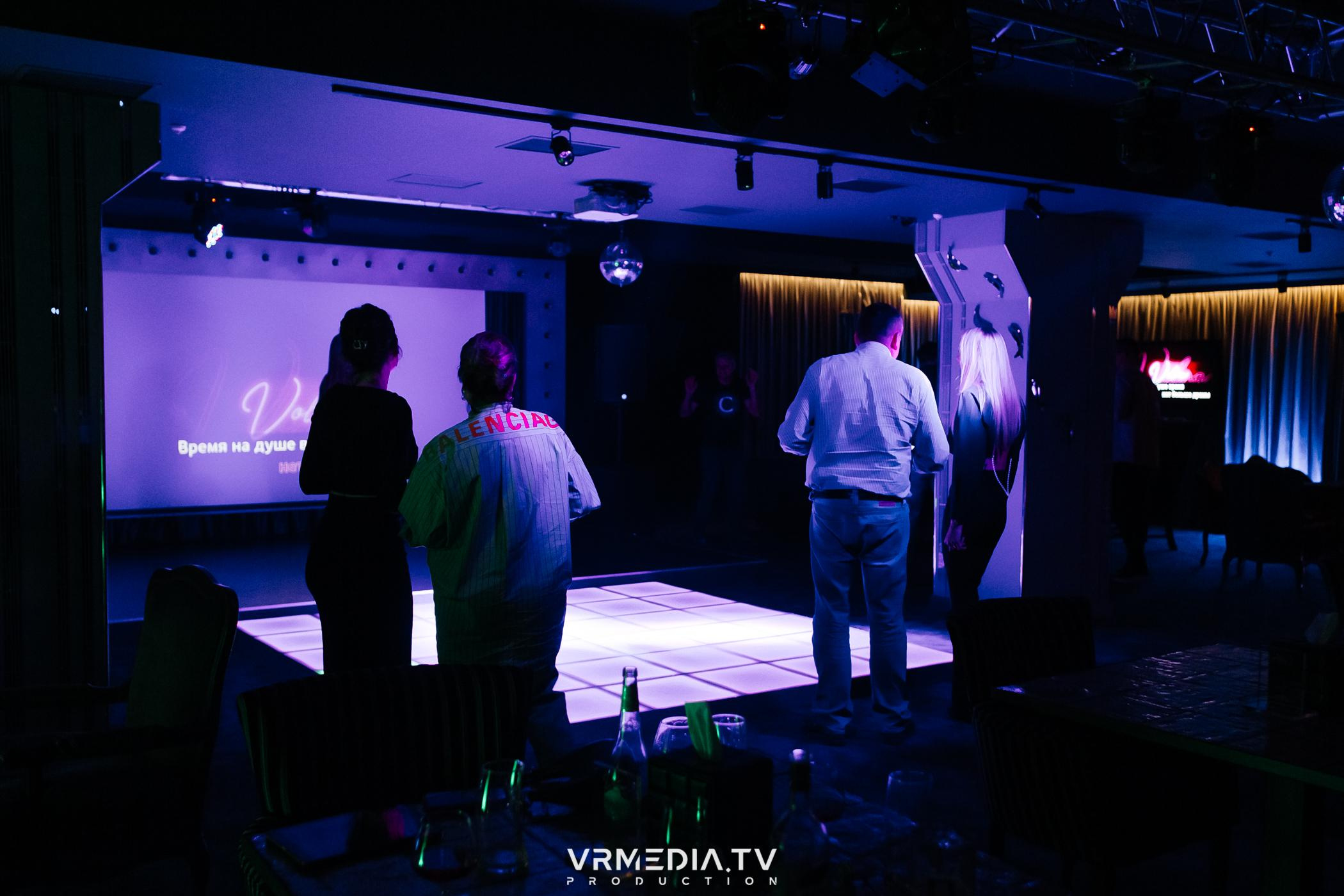 «Gentlemen show» в караоке-баре «Volna»