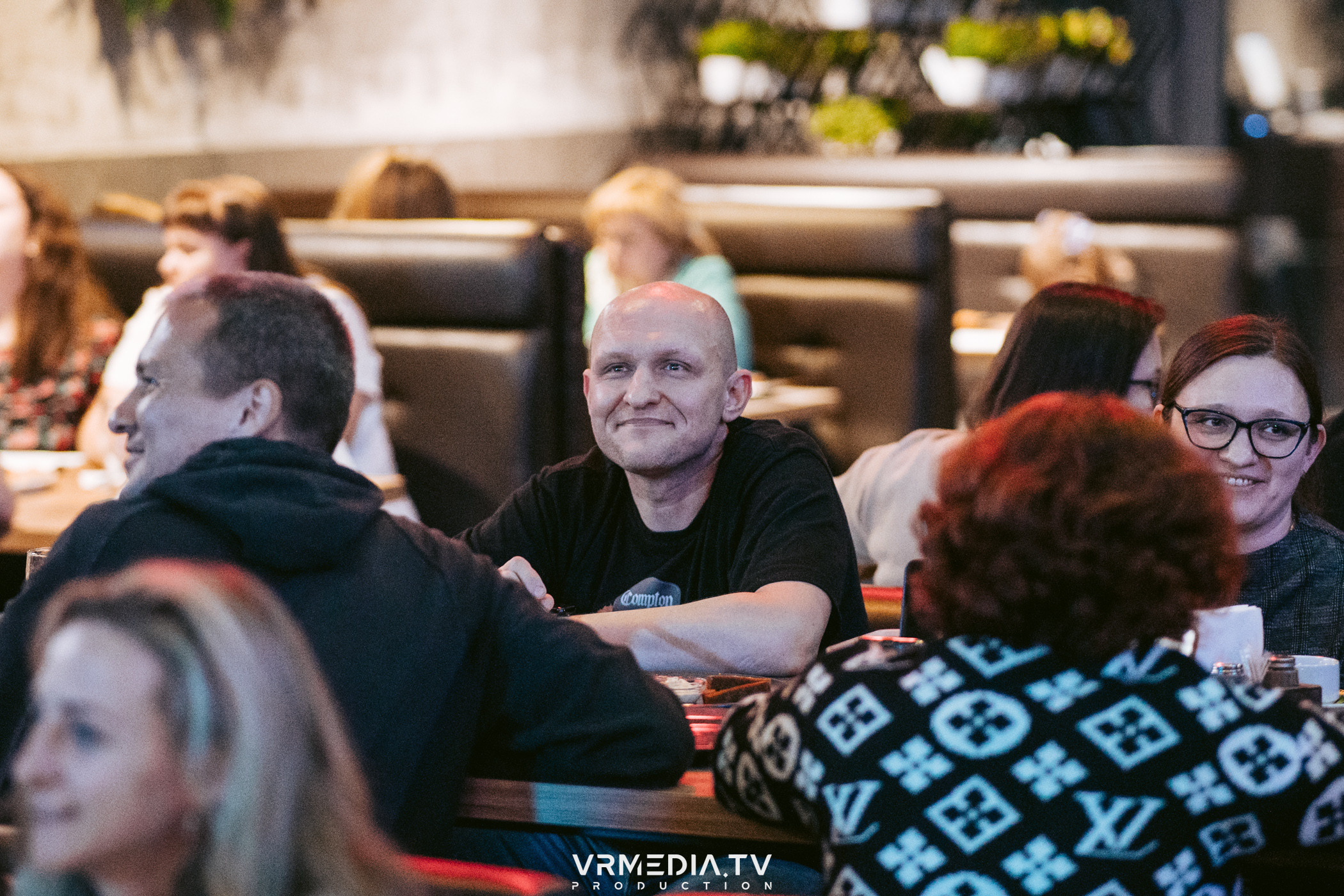 Эйнштейн party в баре «Друзья»