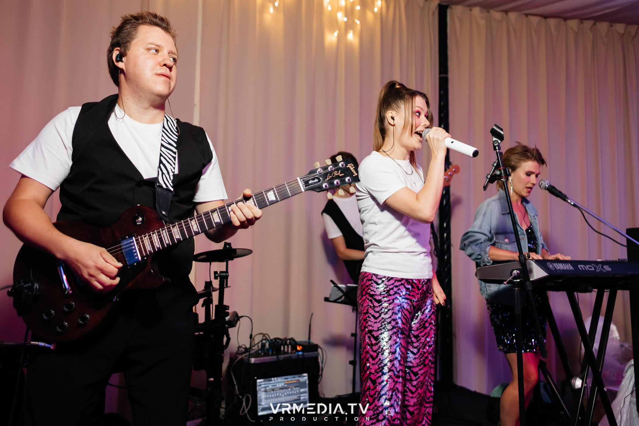 Дискотека 90-х в ресторане «Империя»