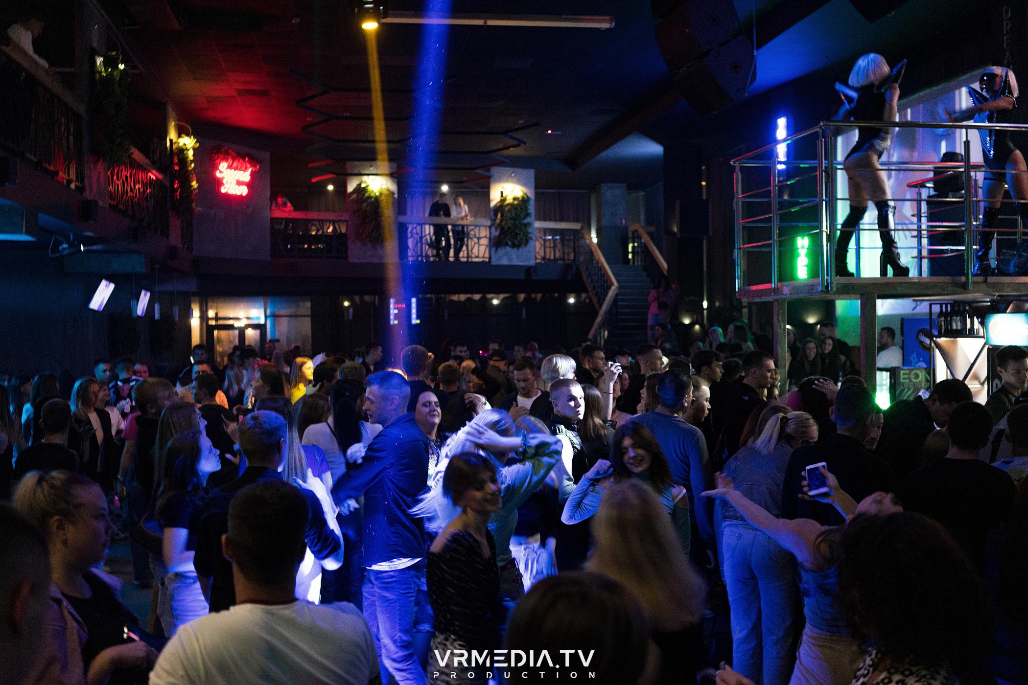 Выходные в баре «DOSKI»