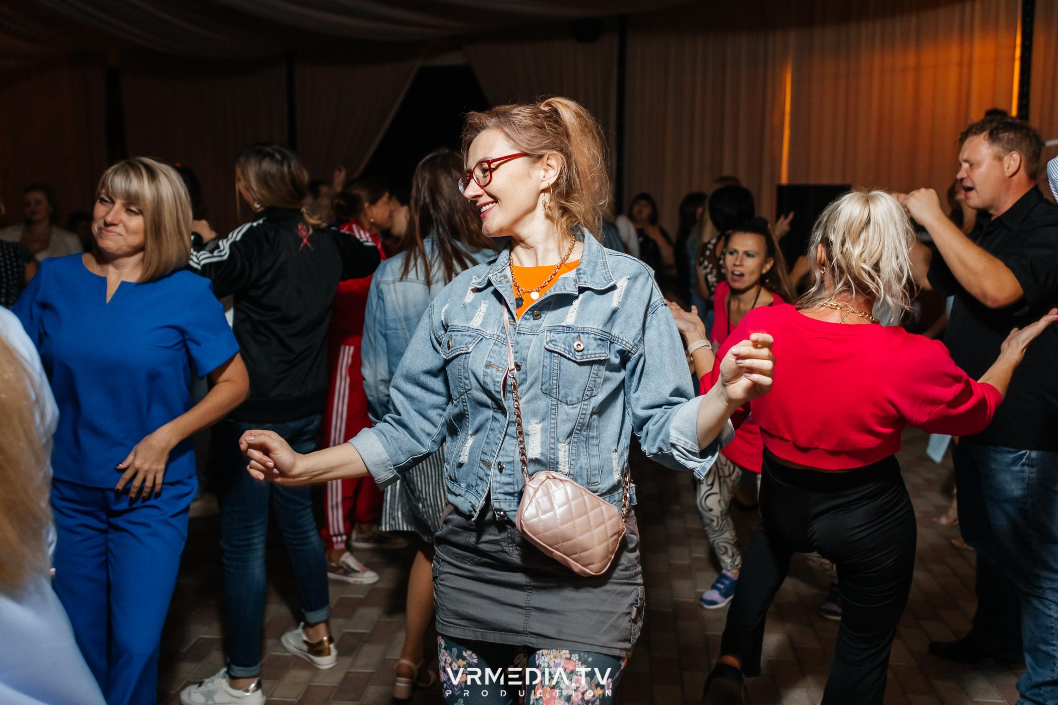 Дискотека 90-х в ресторане «Империя»