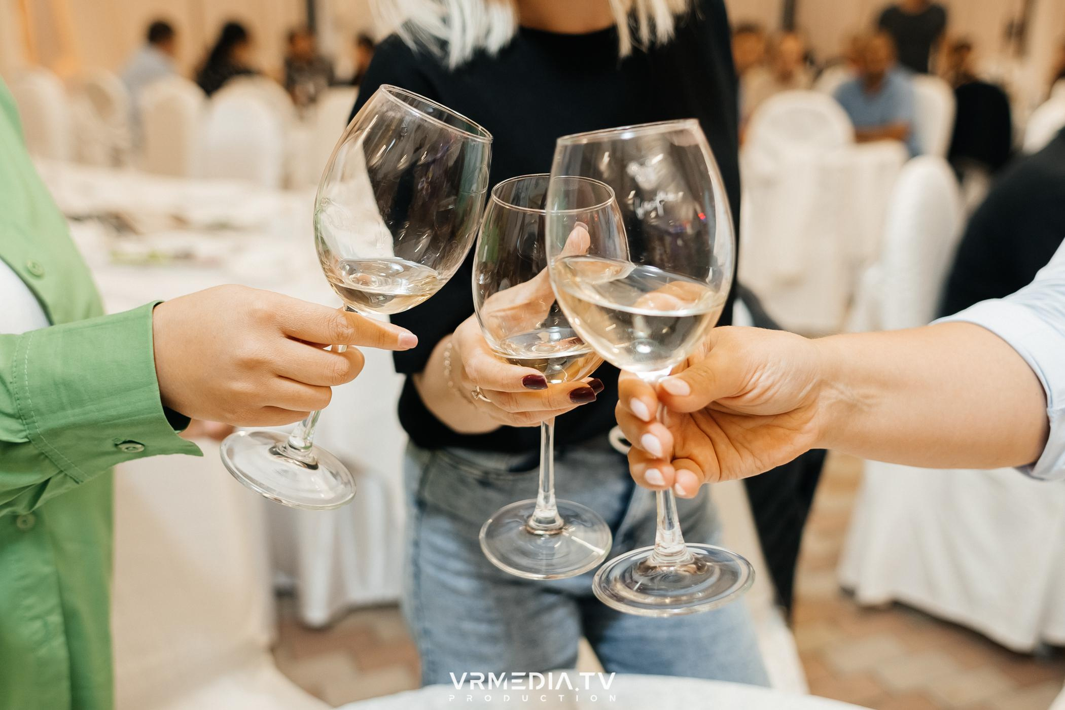 Дискотека 90-х в ресторане «Империя»