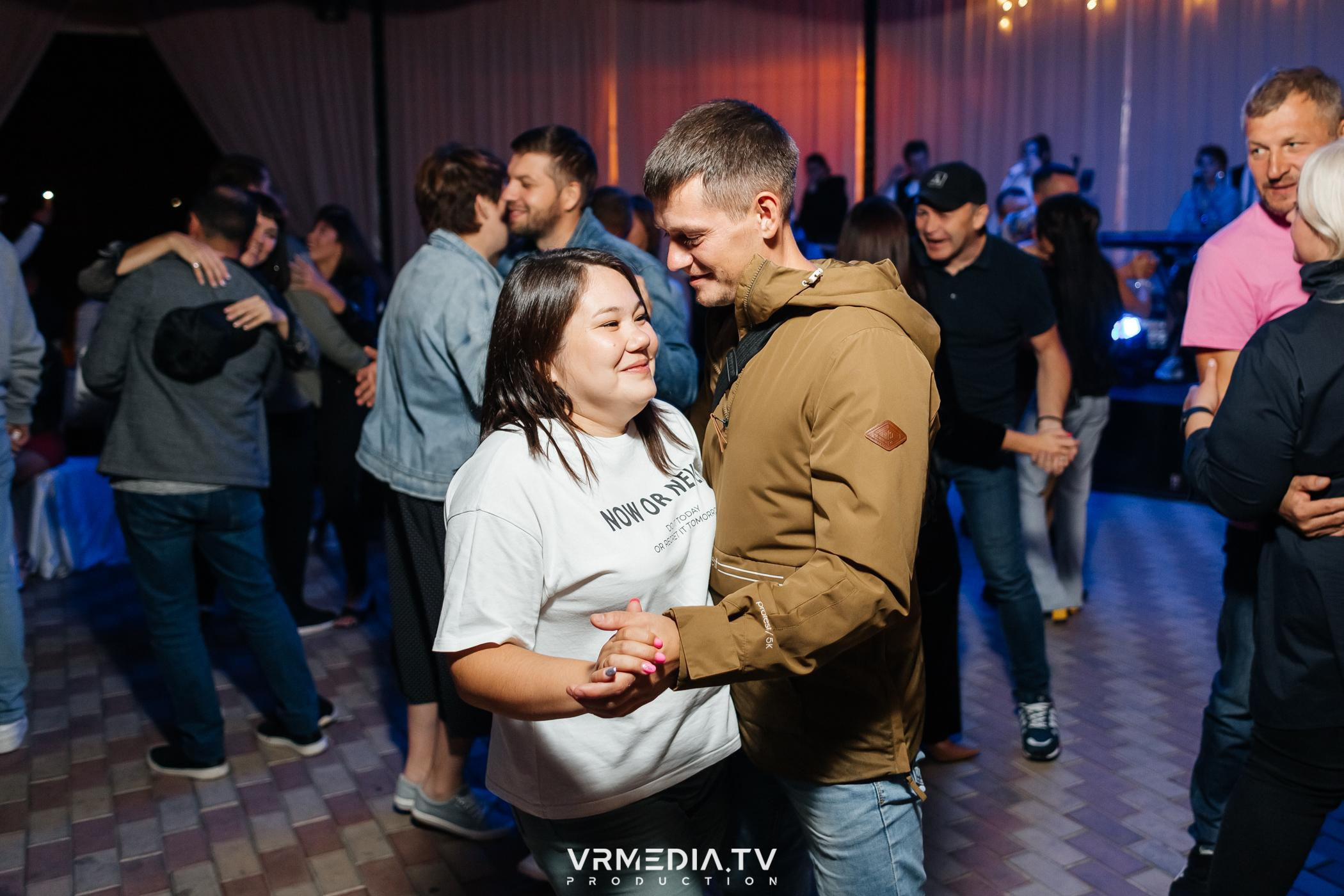 Дискотека 90-х в ресторане «Империя»