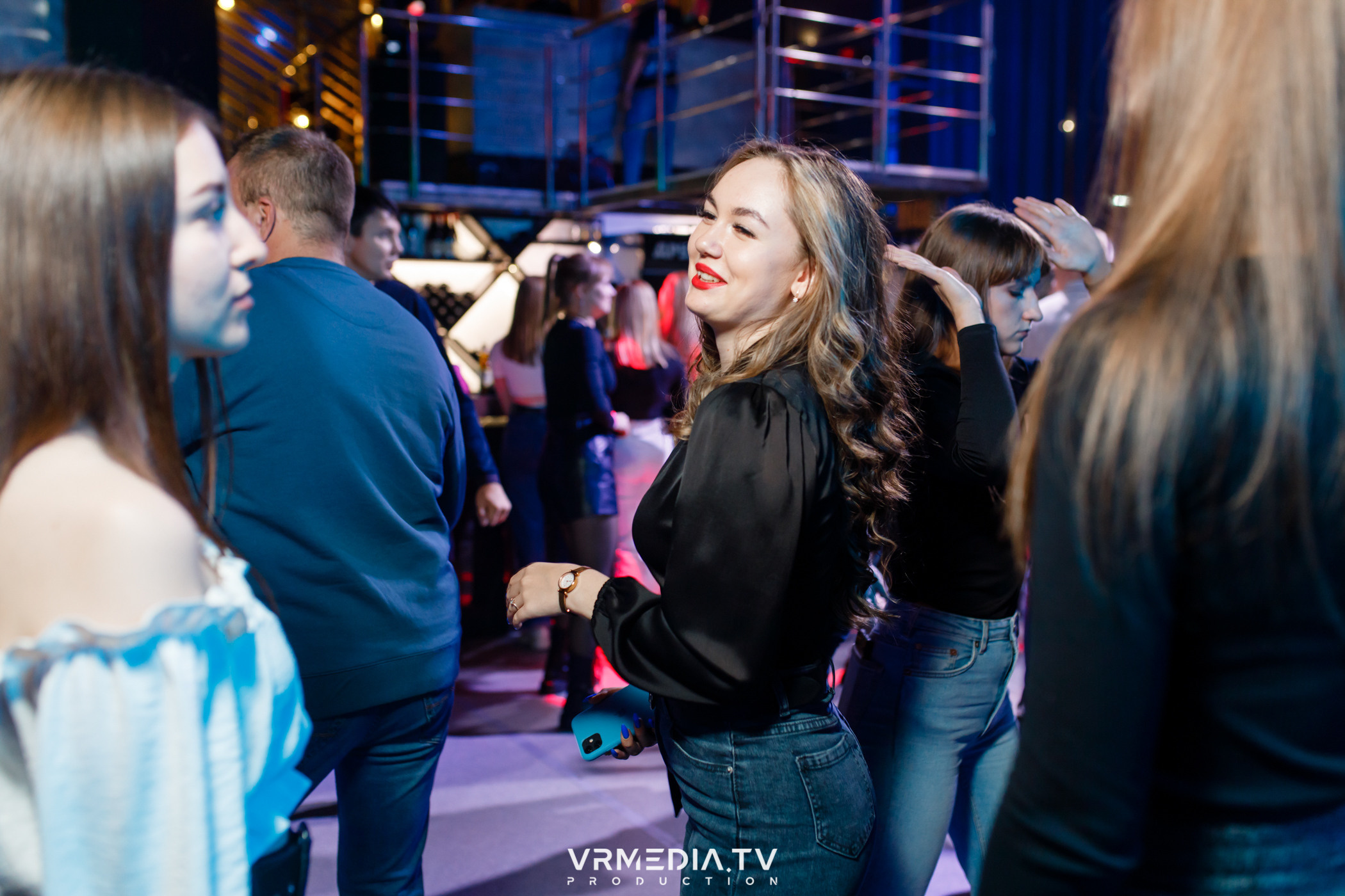 Выходные в баре «Друзья»