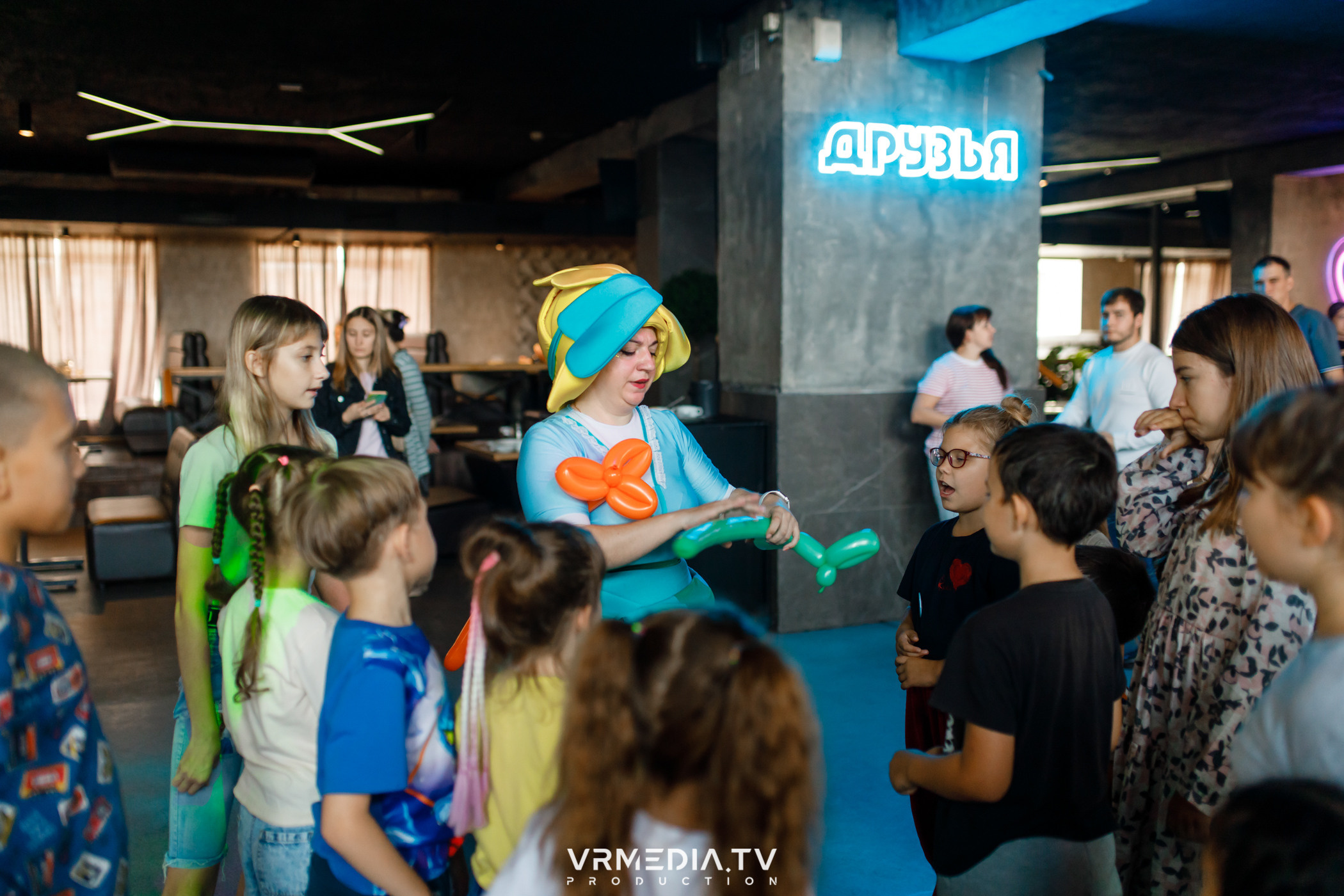 Baby time в баре «Друзья»