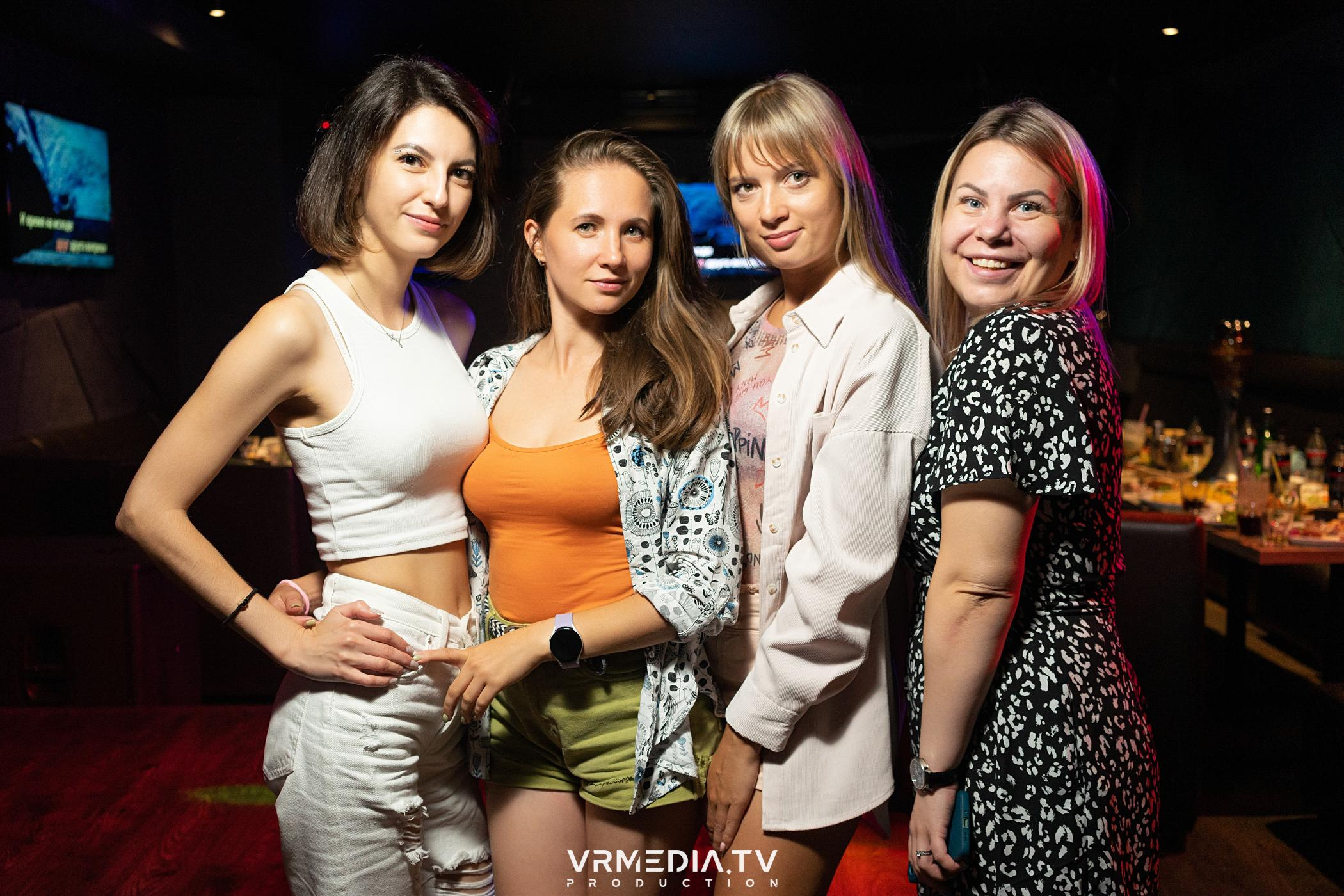 Выходные в баре «DOSKI»