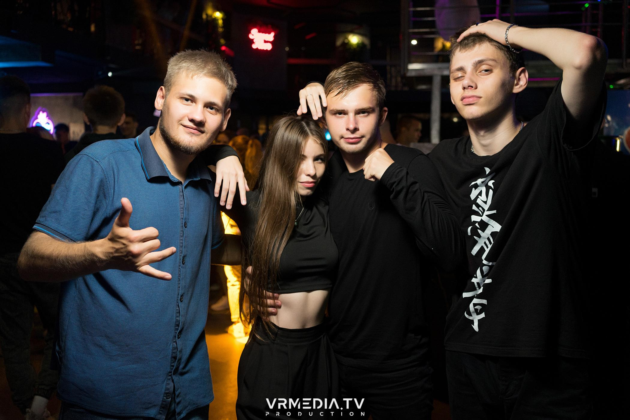 Выходные в баре «DOSKI»