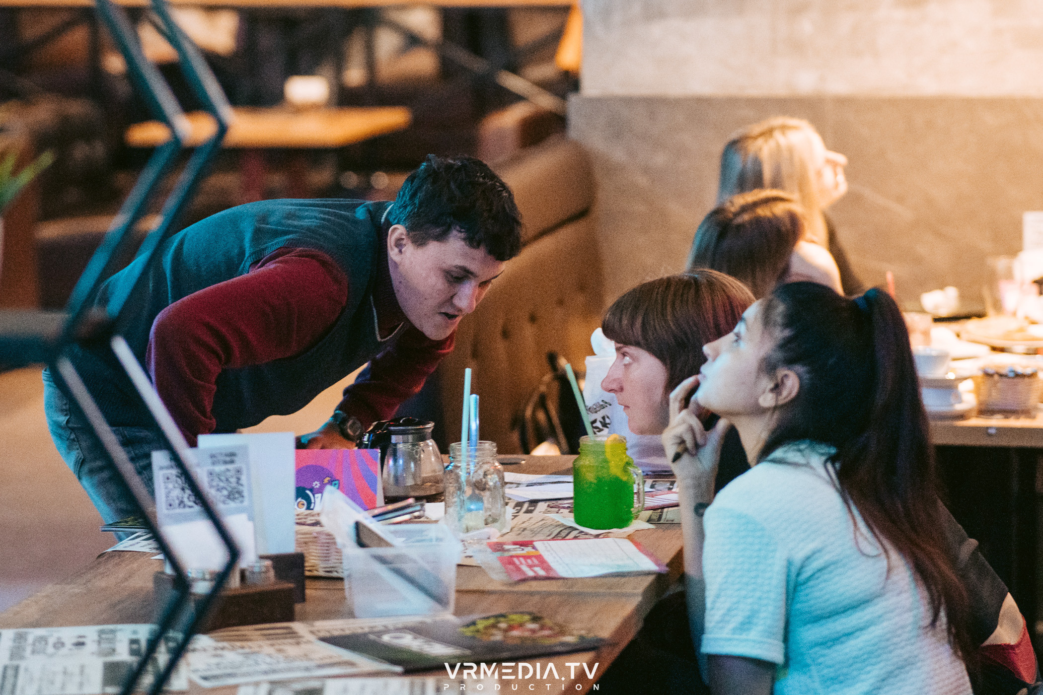 WoW QuiZ в баре «Друзья»