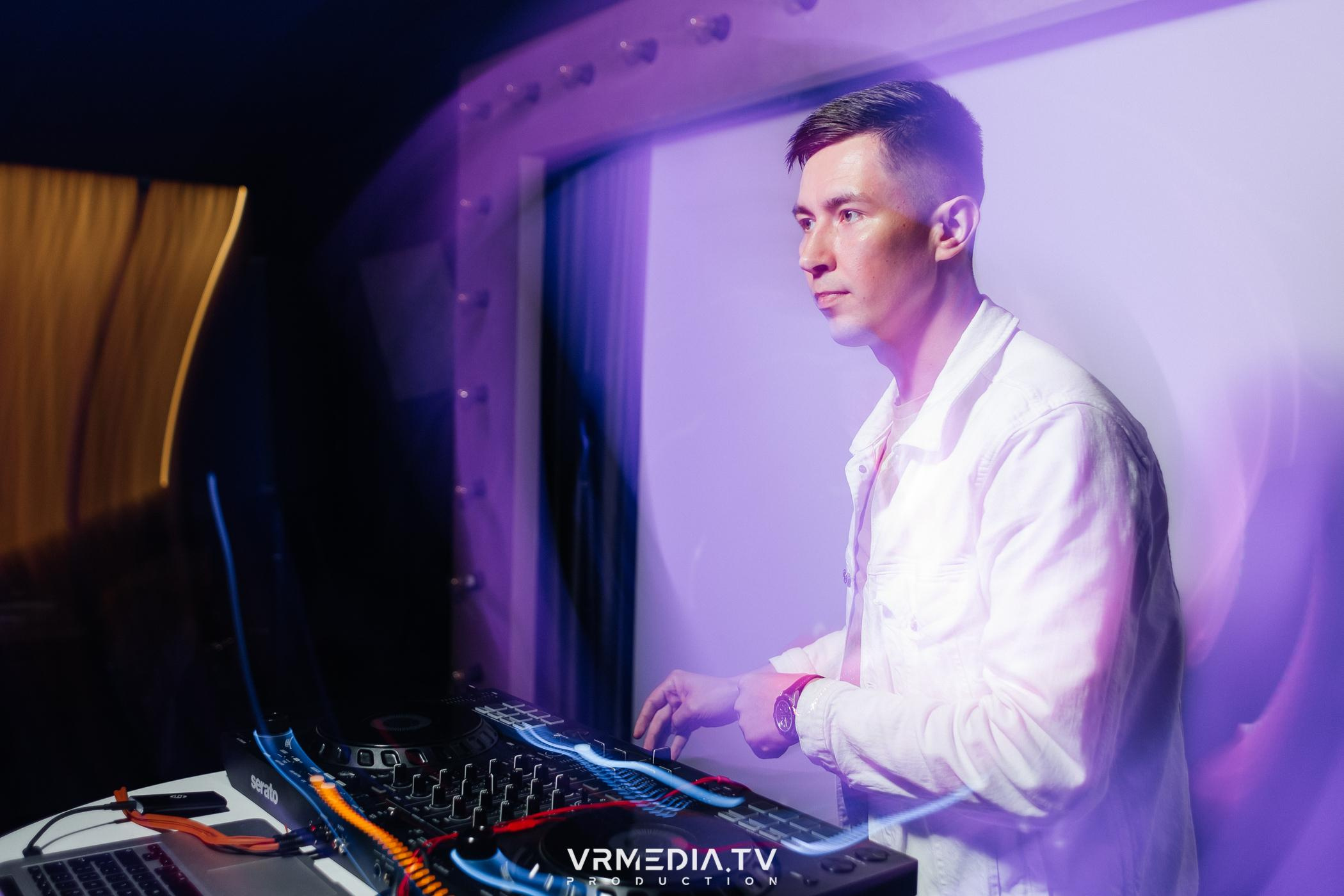 DANCE COCTAIL в караоке-баре «Volna»