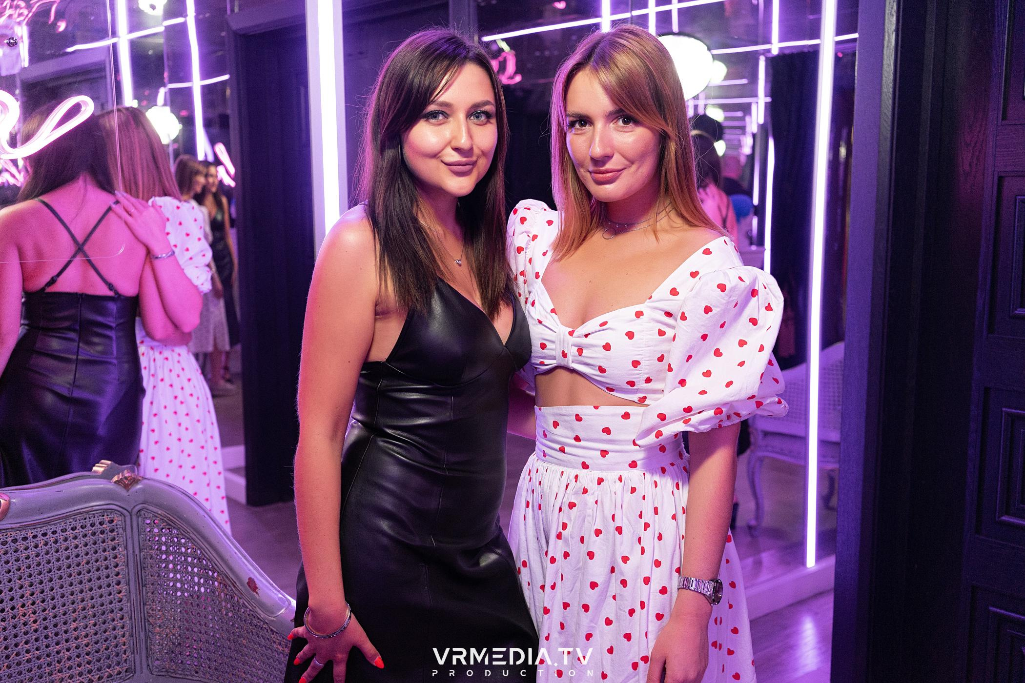 Выходные в караоке-баре «Volna»