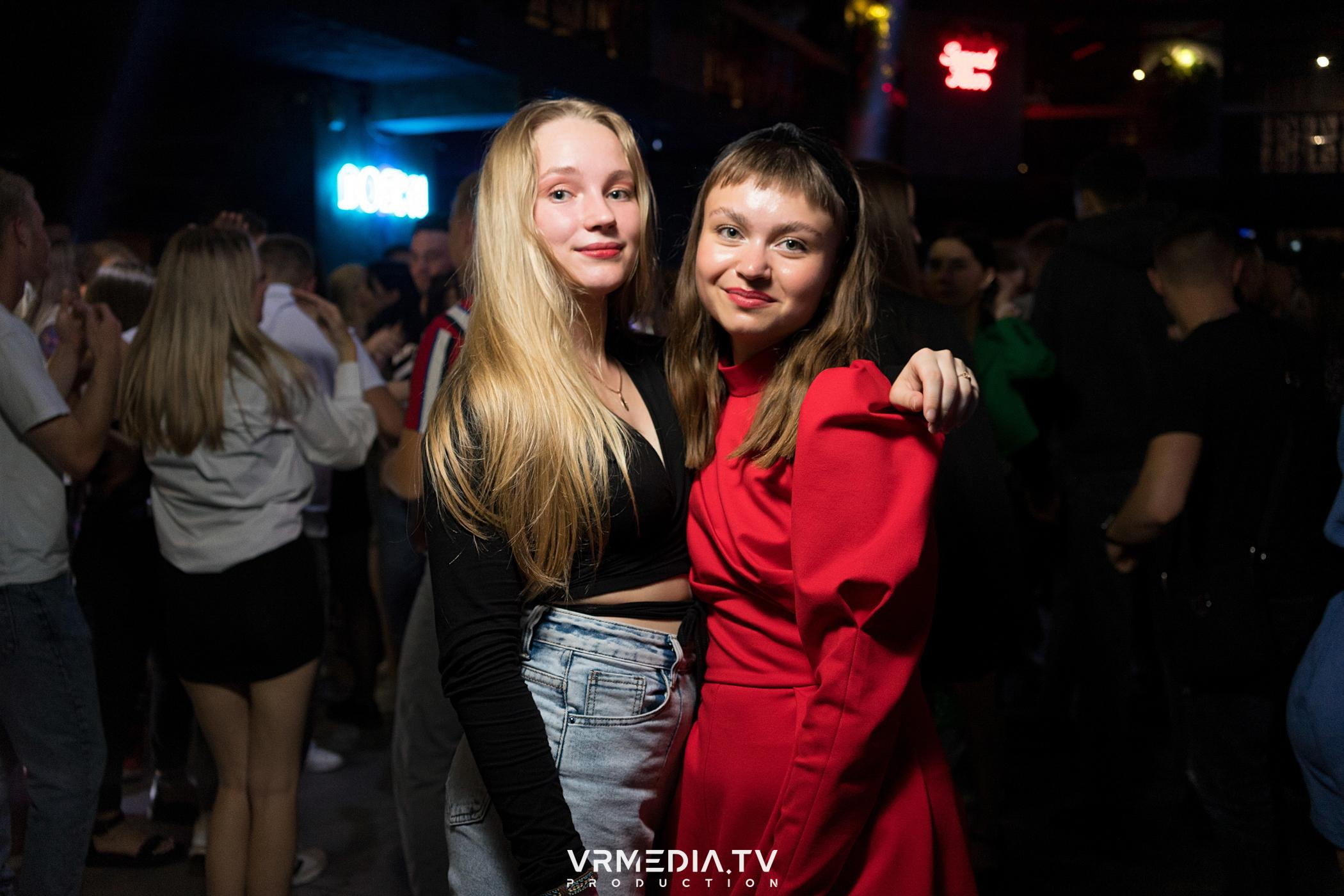 Выходные в баре «DOSKI»