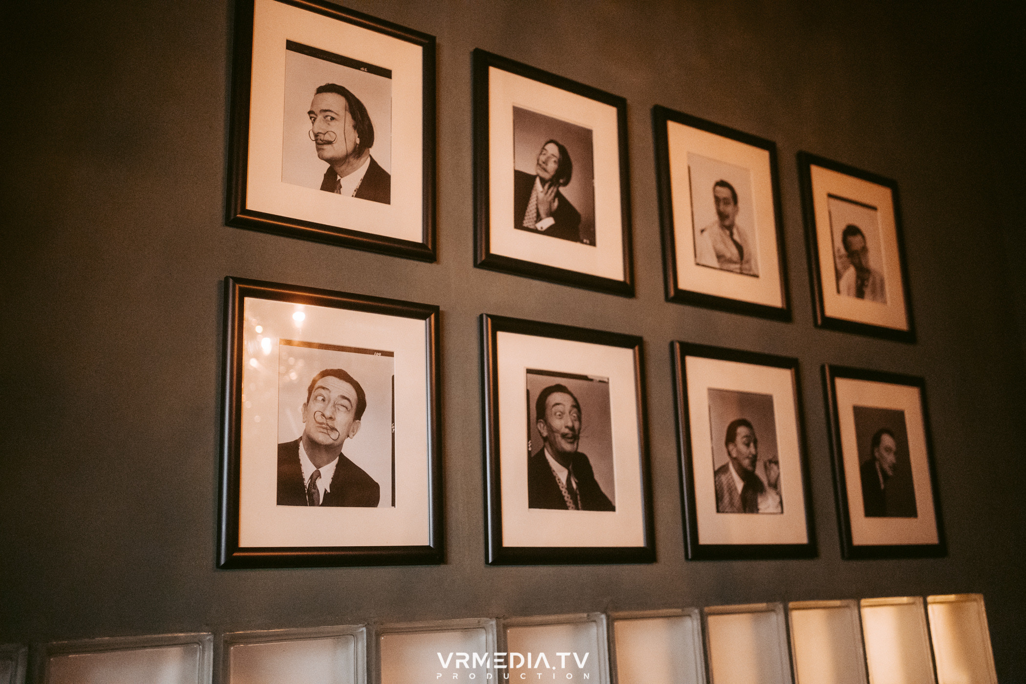 Стихи и Вино в баре «Supreme»