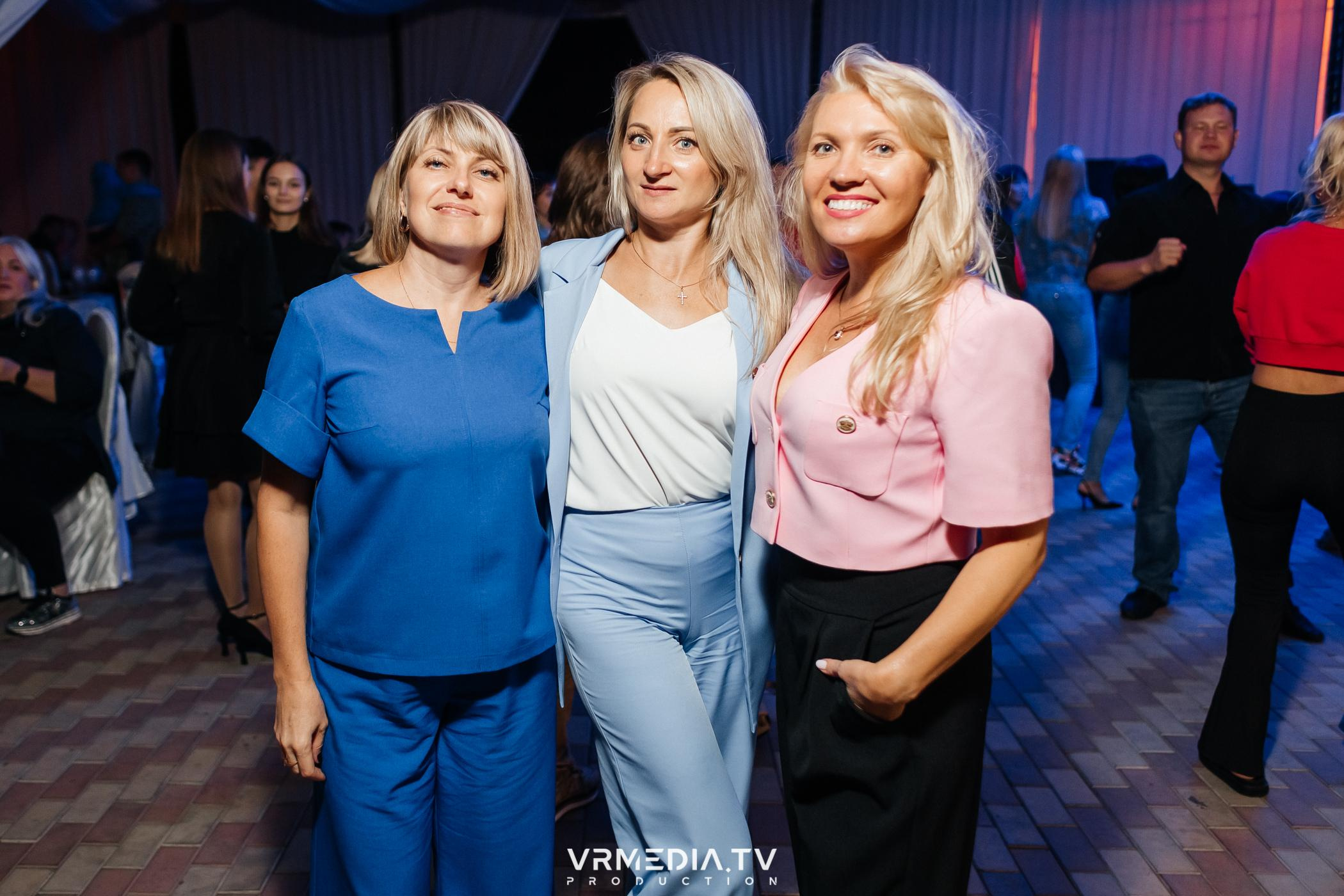 Дискотека 90-х в ресторане «Империя»