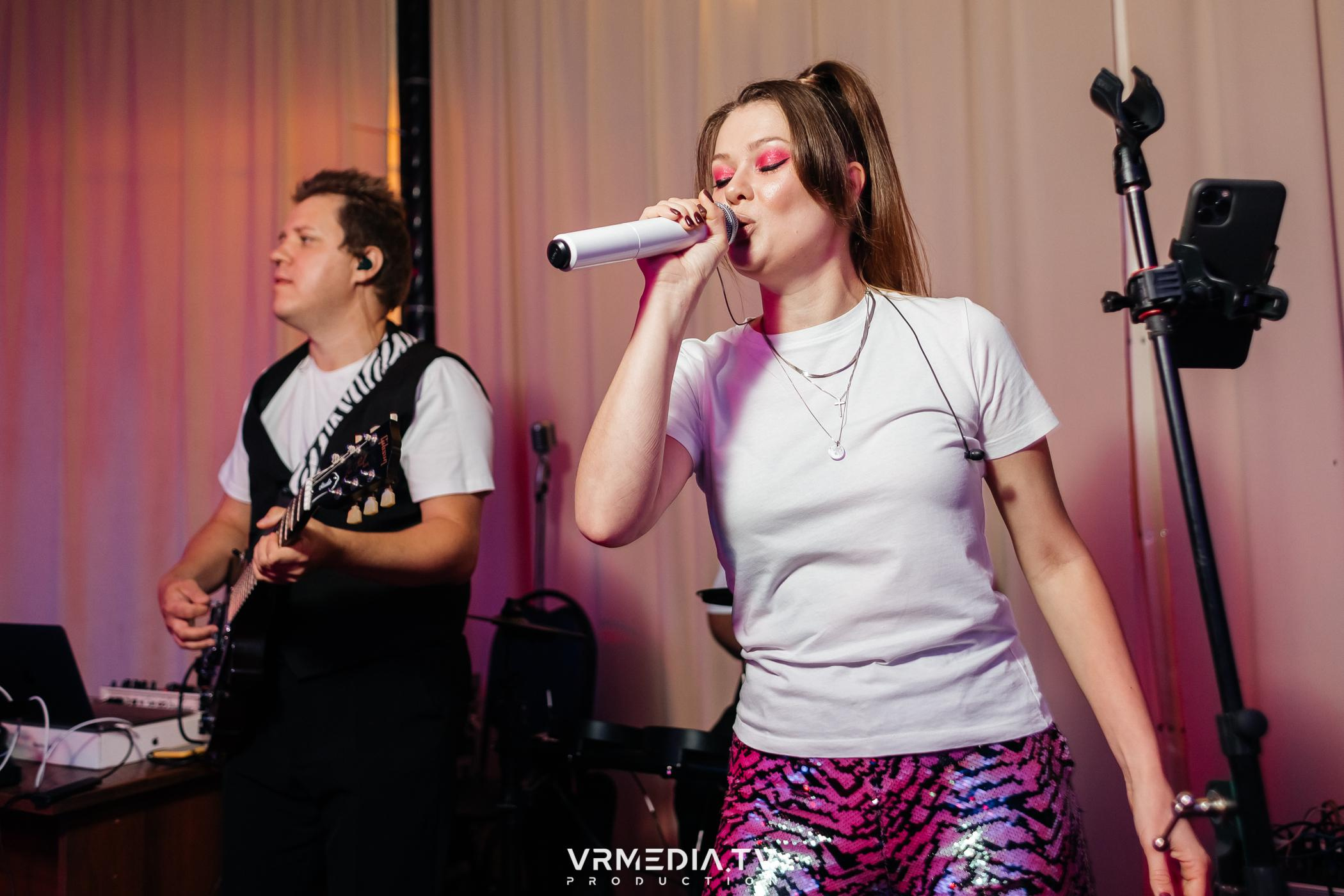 Дискотека 90-х в ресторане «Империя»