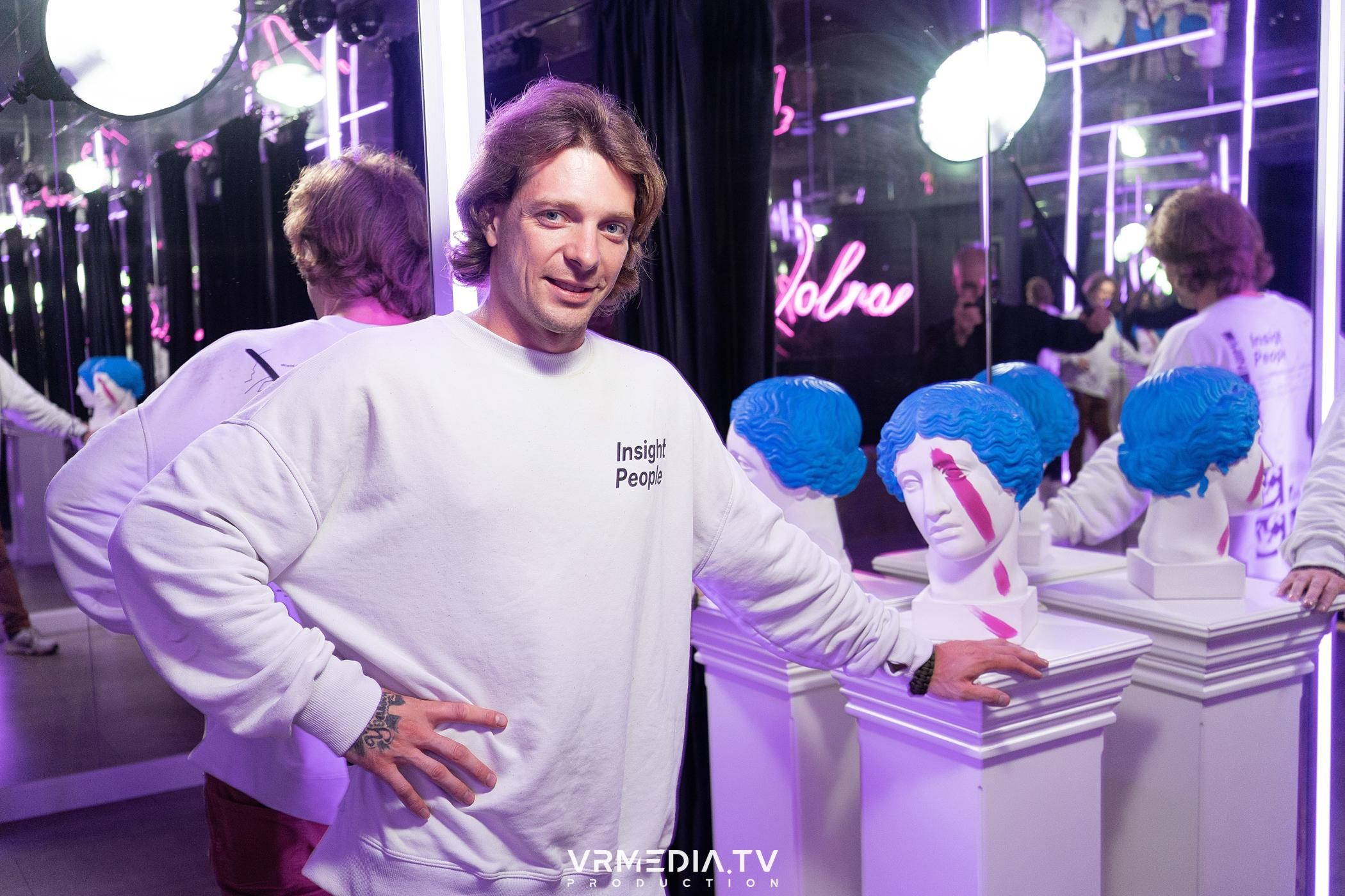 «Золотые нулевые» в караоке-баре «Volna»