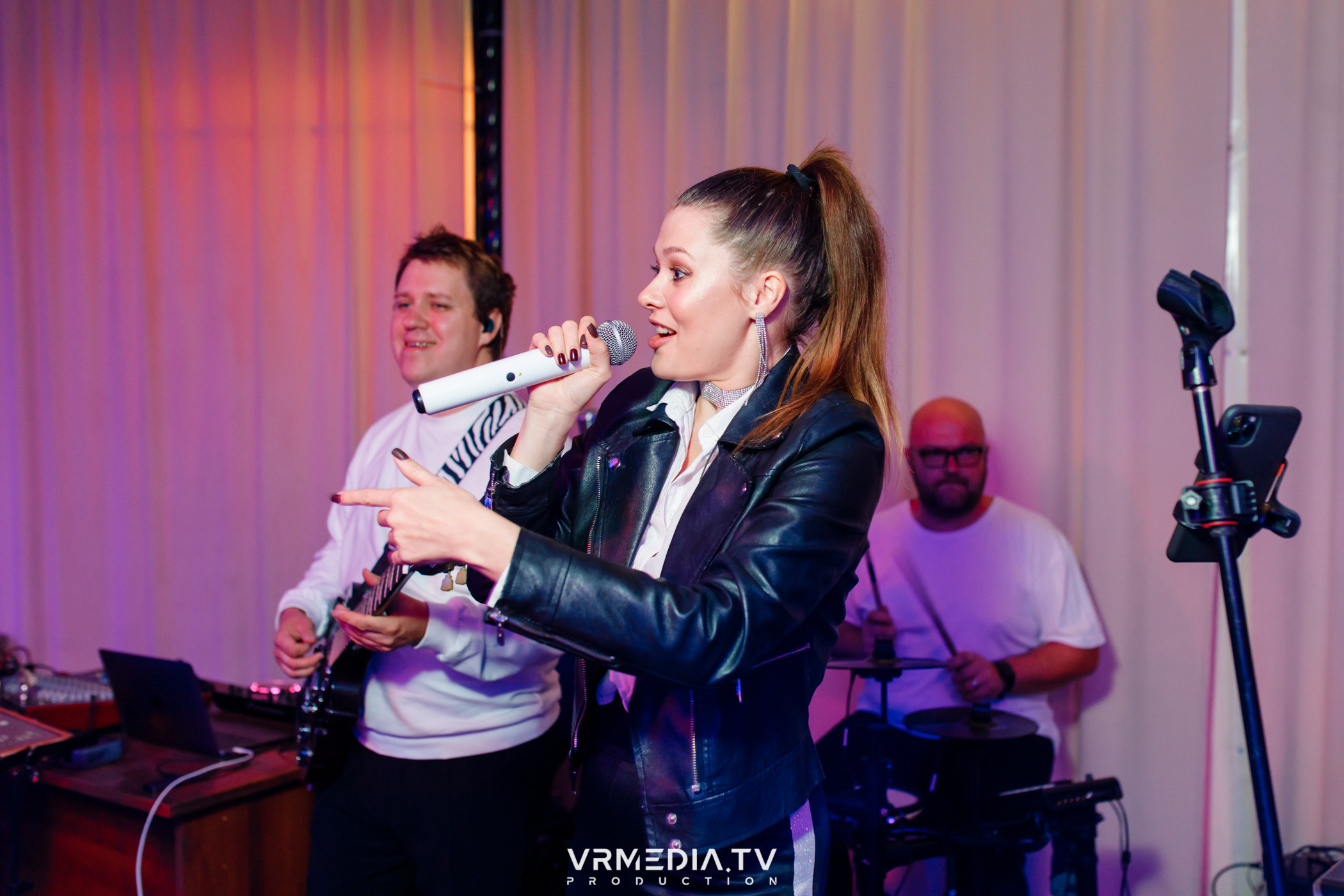 «Прошла жара» в ресторане «Империя»