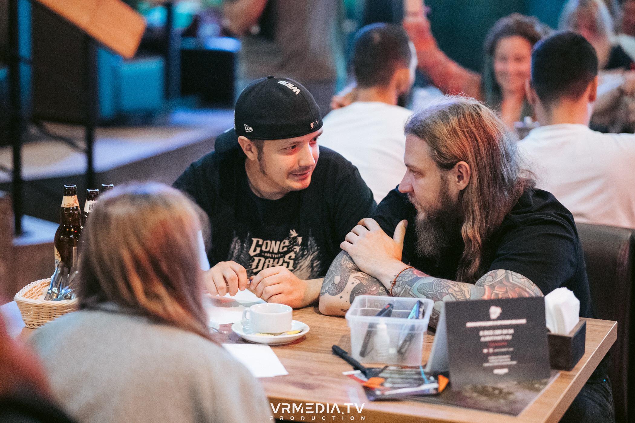 Эйнштейн party в баре «Друзья»