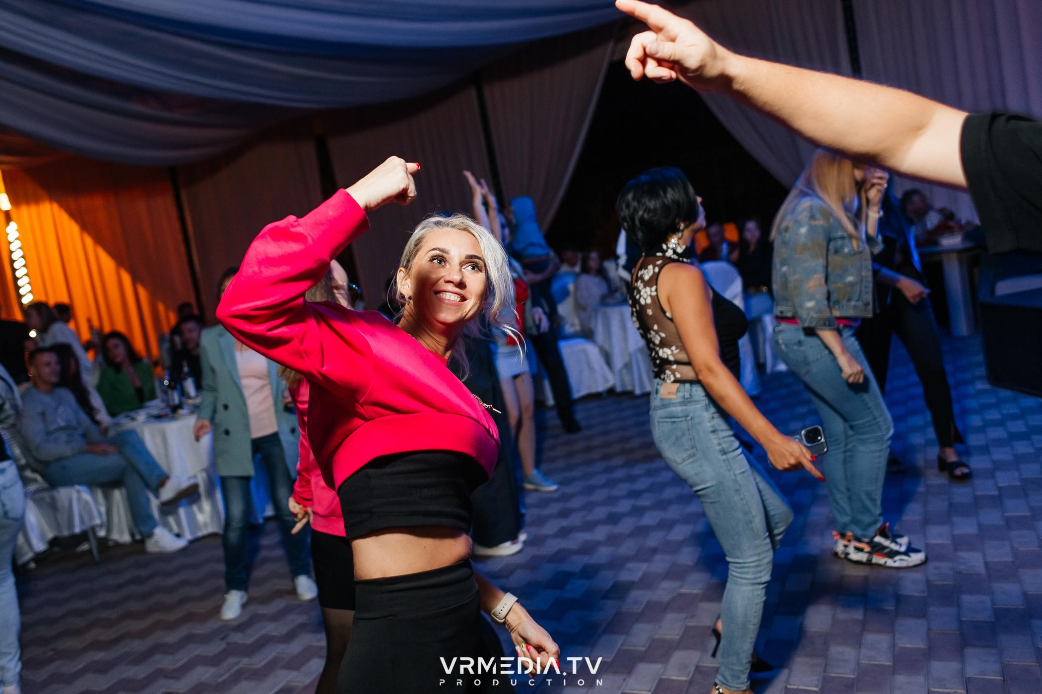 Дискотека 90-х в ресторане «Империя»