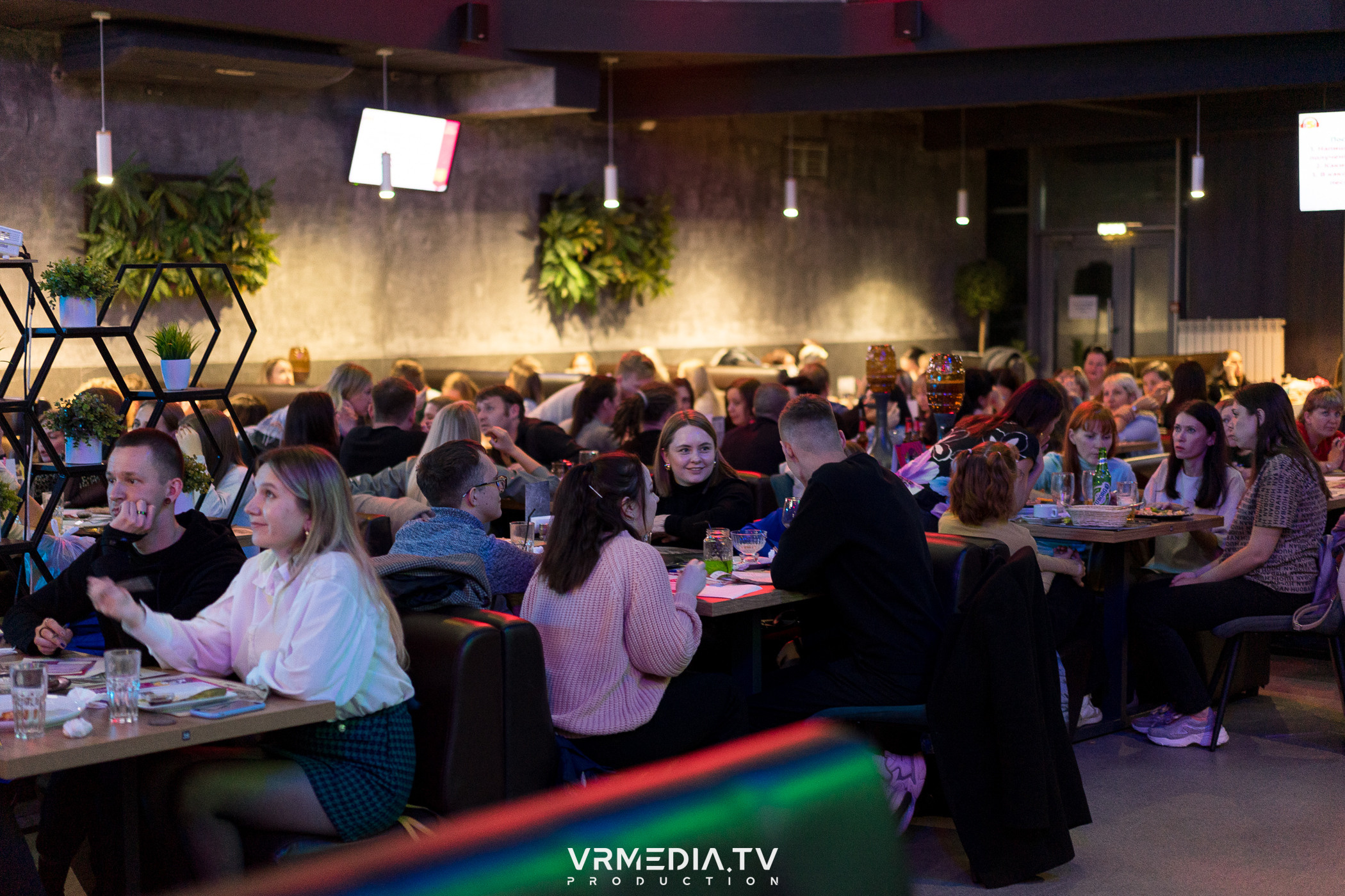 WoW QuiZ в баре «Друзья»