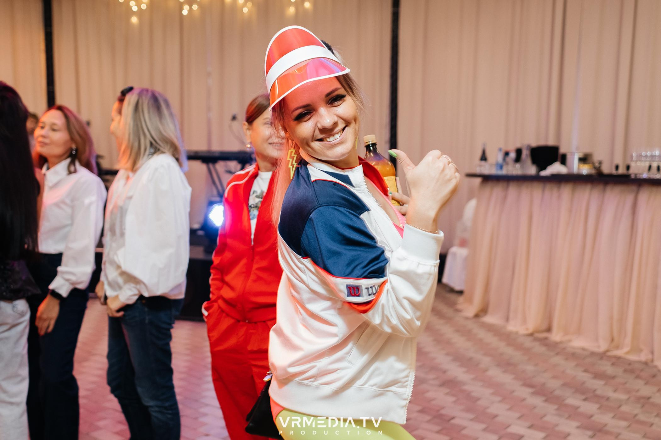 Дискотека 90-х в ресторане «Империя»