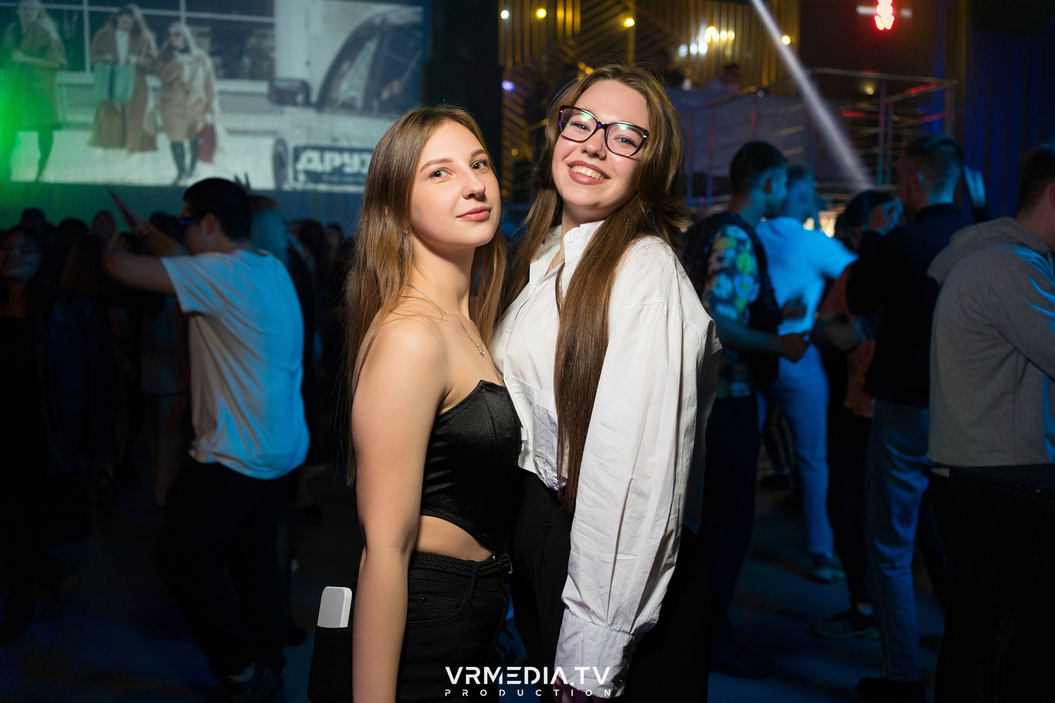 Выходные в баре «Друзья»