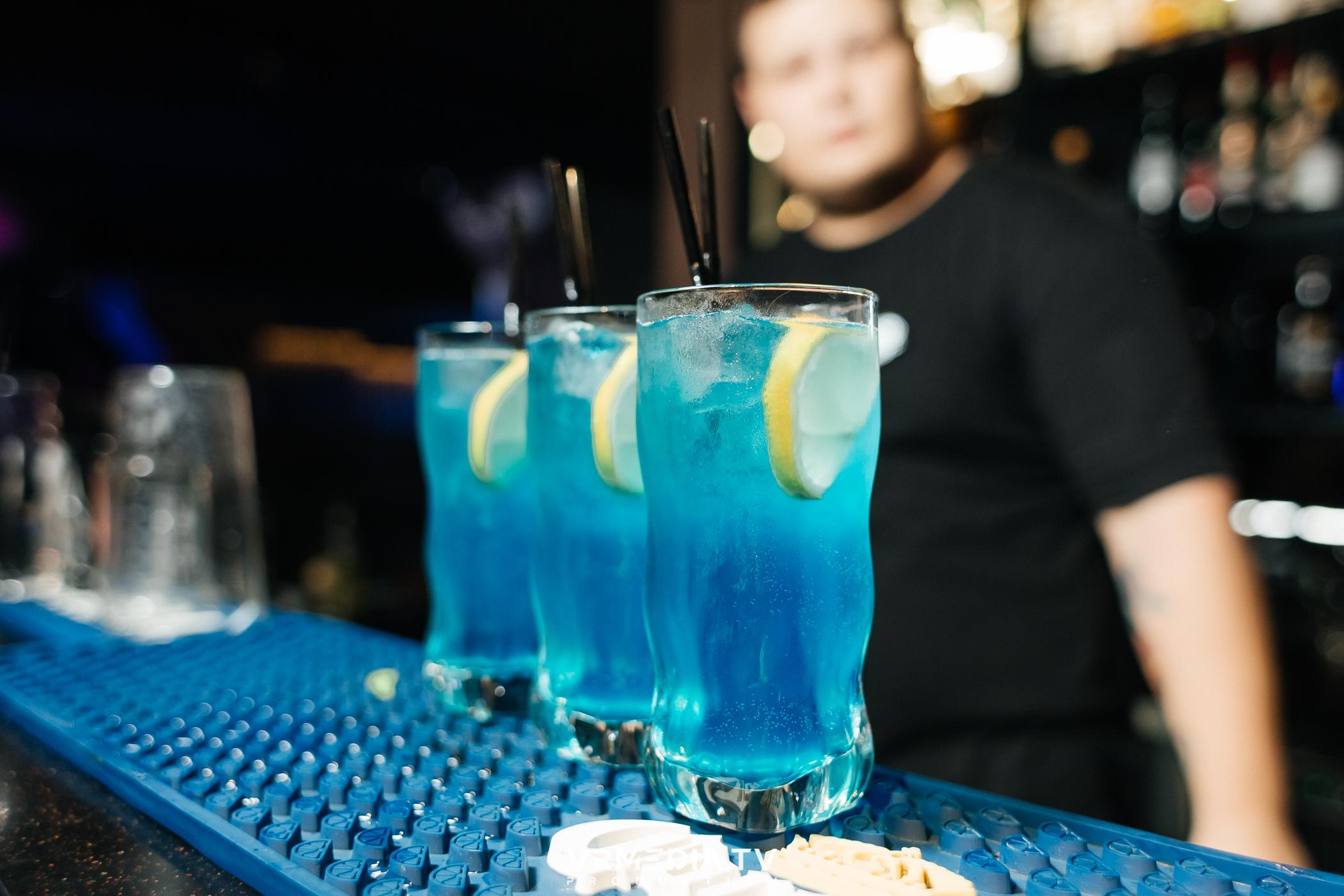 DANCE COCTAIL в караоке-баре «Volna»